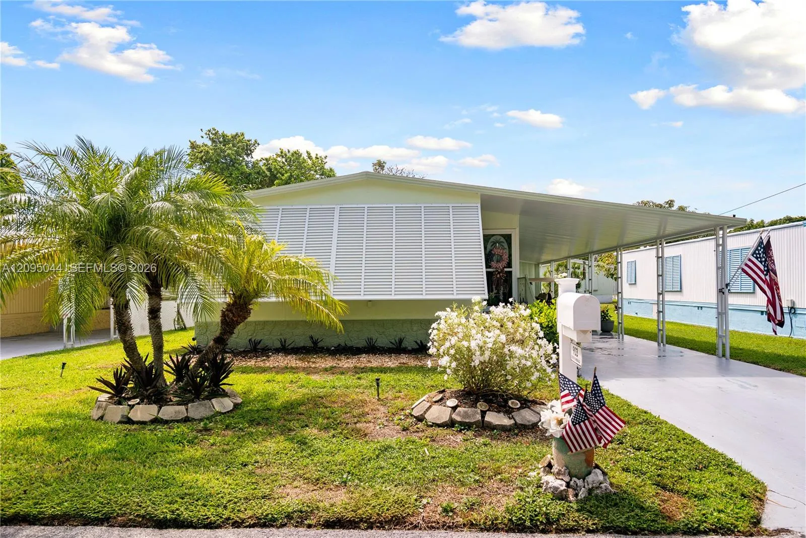 903 S Emerald Drive