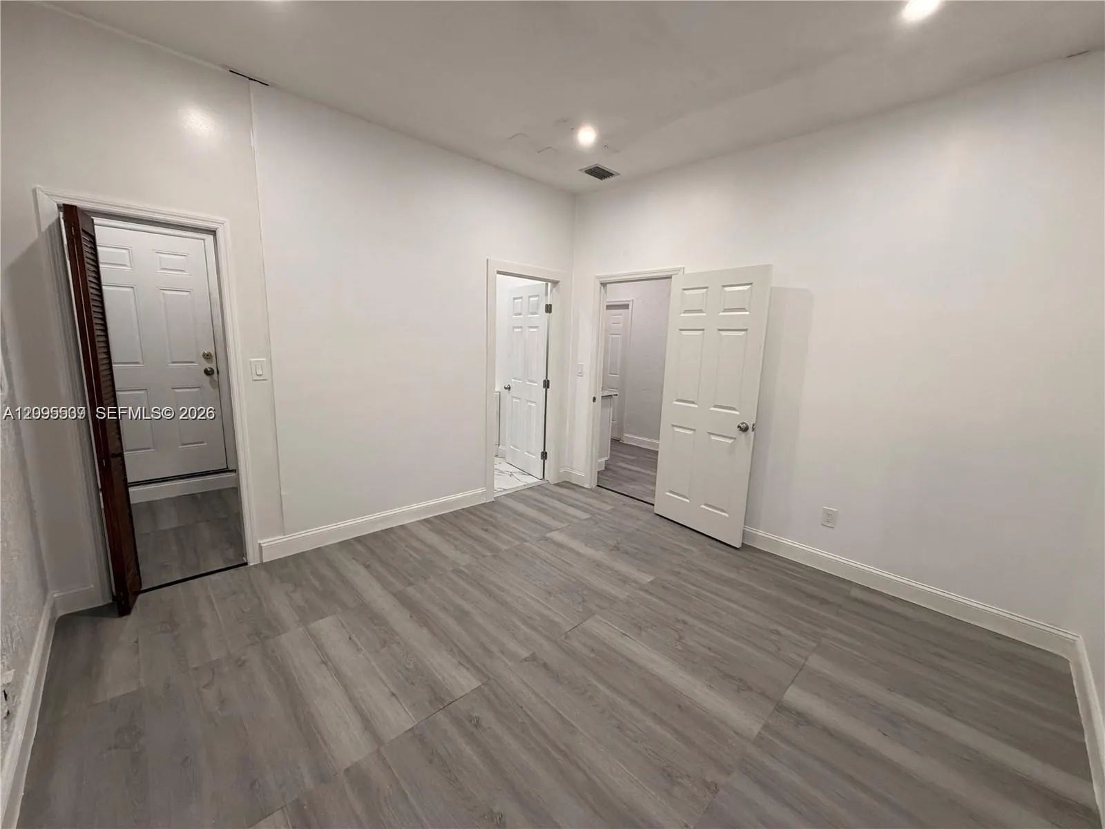 2804 NW 7th Court #2804