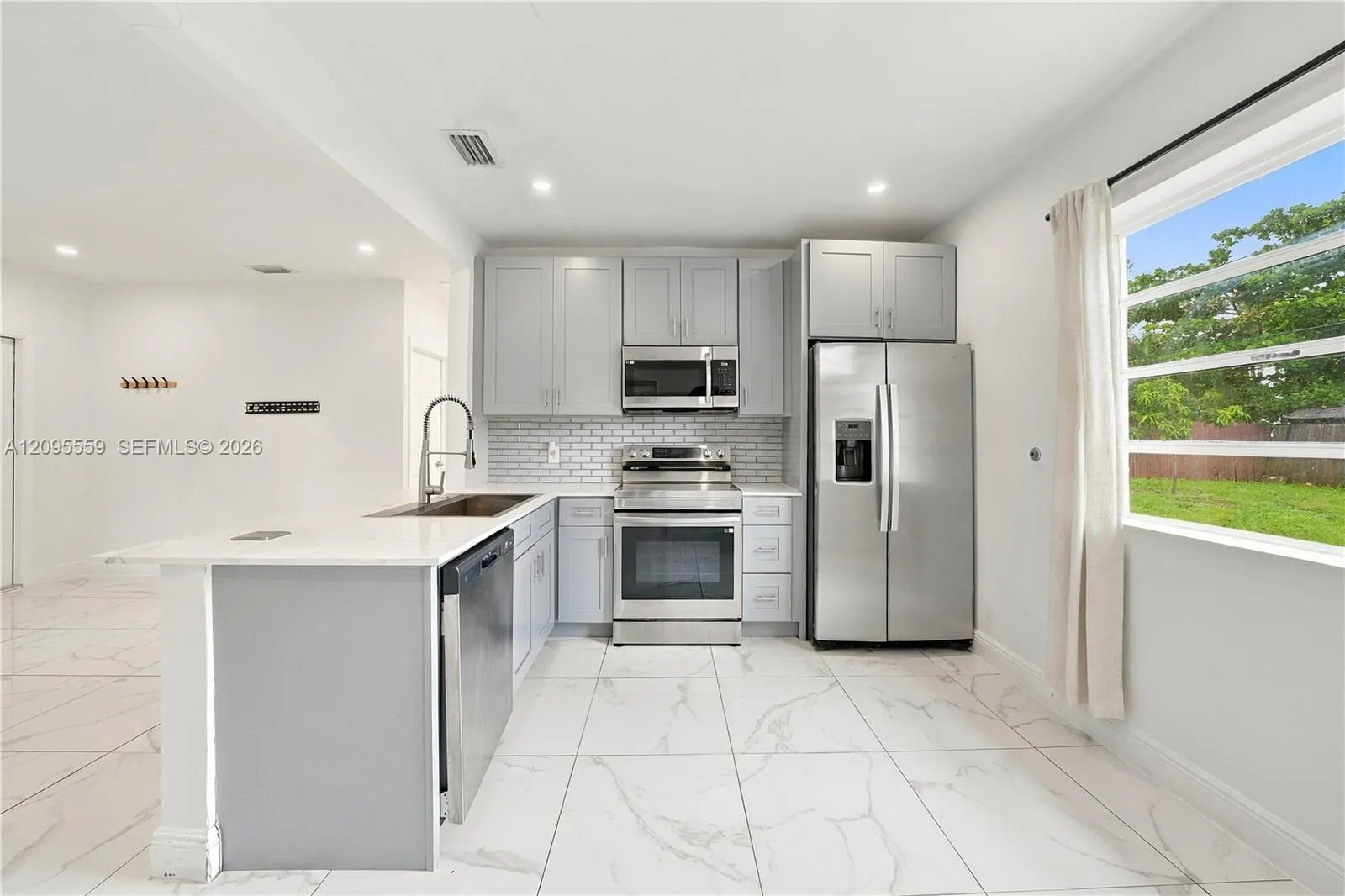 133 SW 22nd Terrace