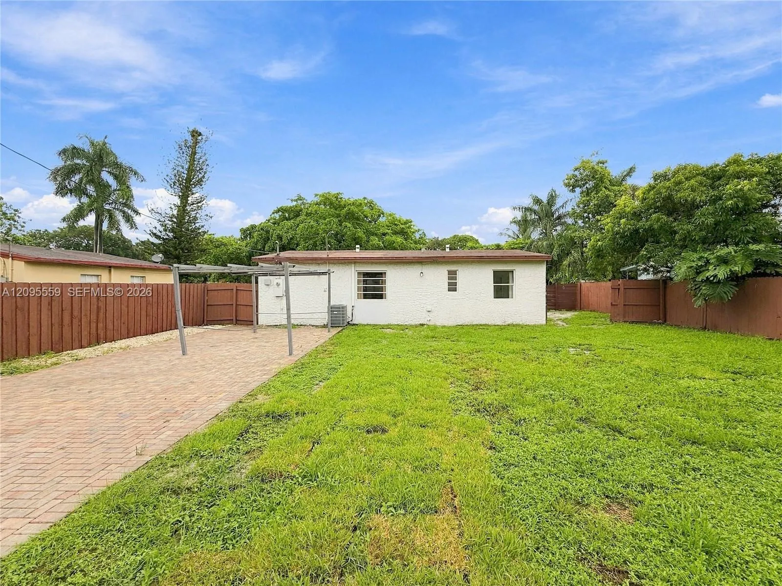 133 SW 22nd Terrace