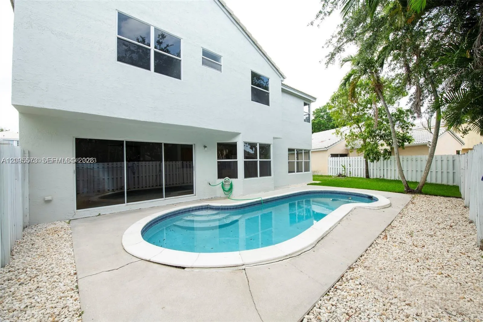 1127 SW 104th Way