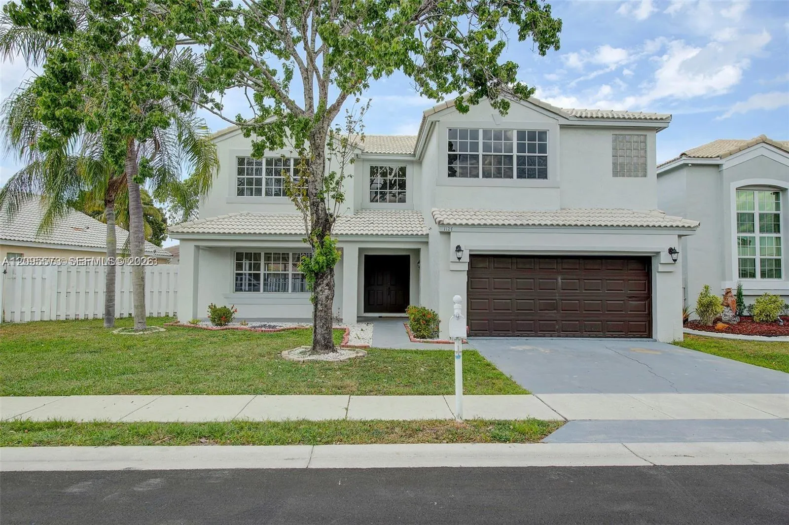 1127 SW 104th Way