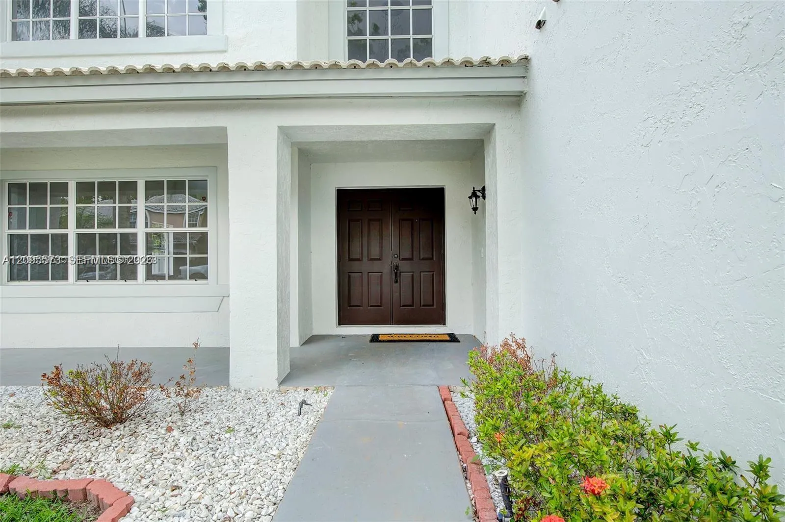 1127 SW 104th Way