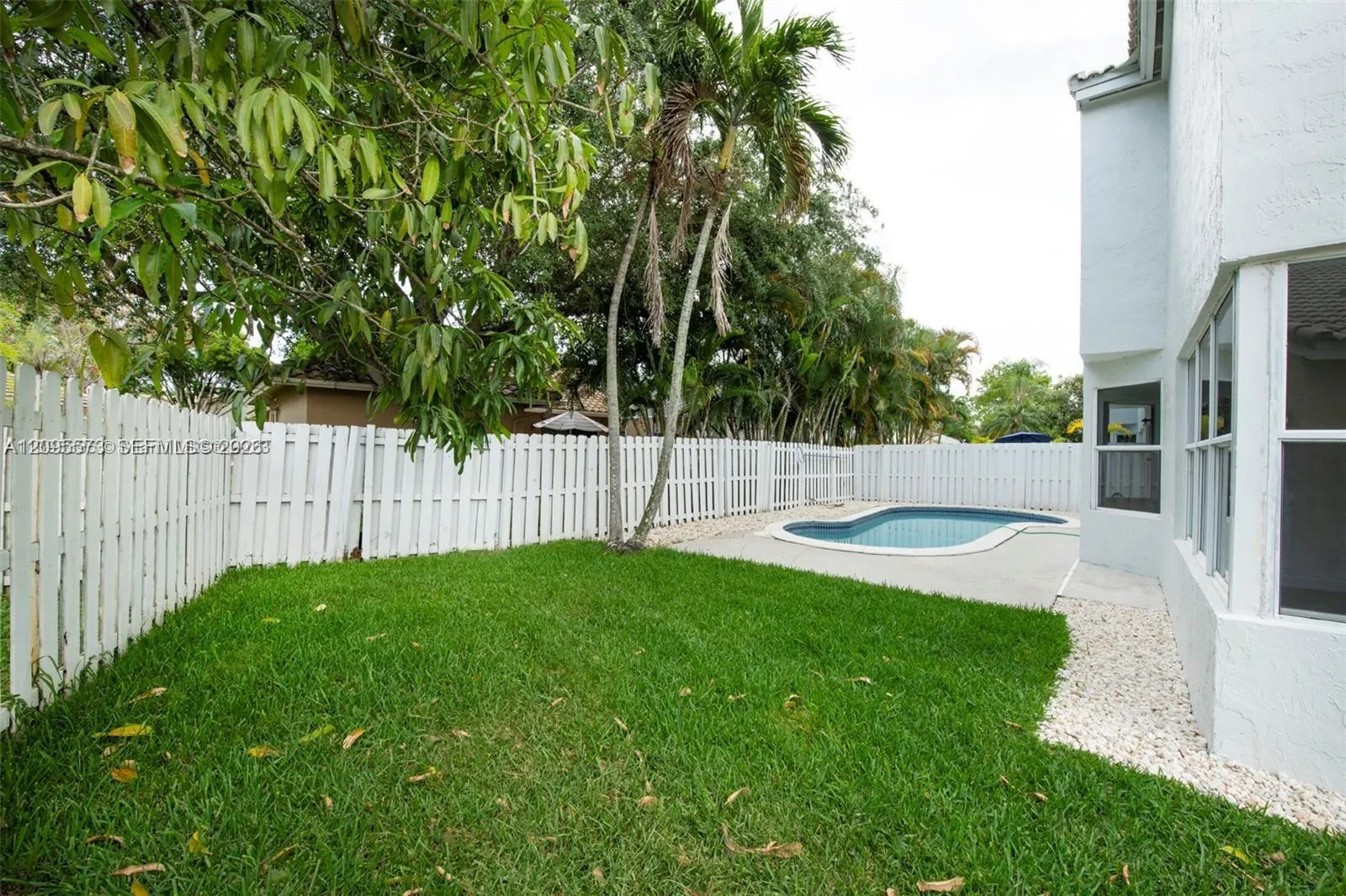 1127 SW 104th Way
