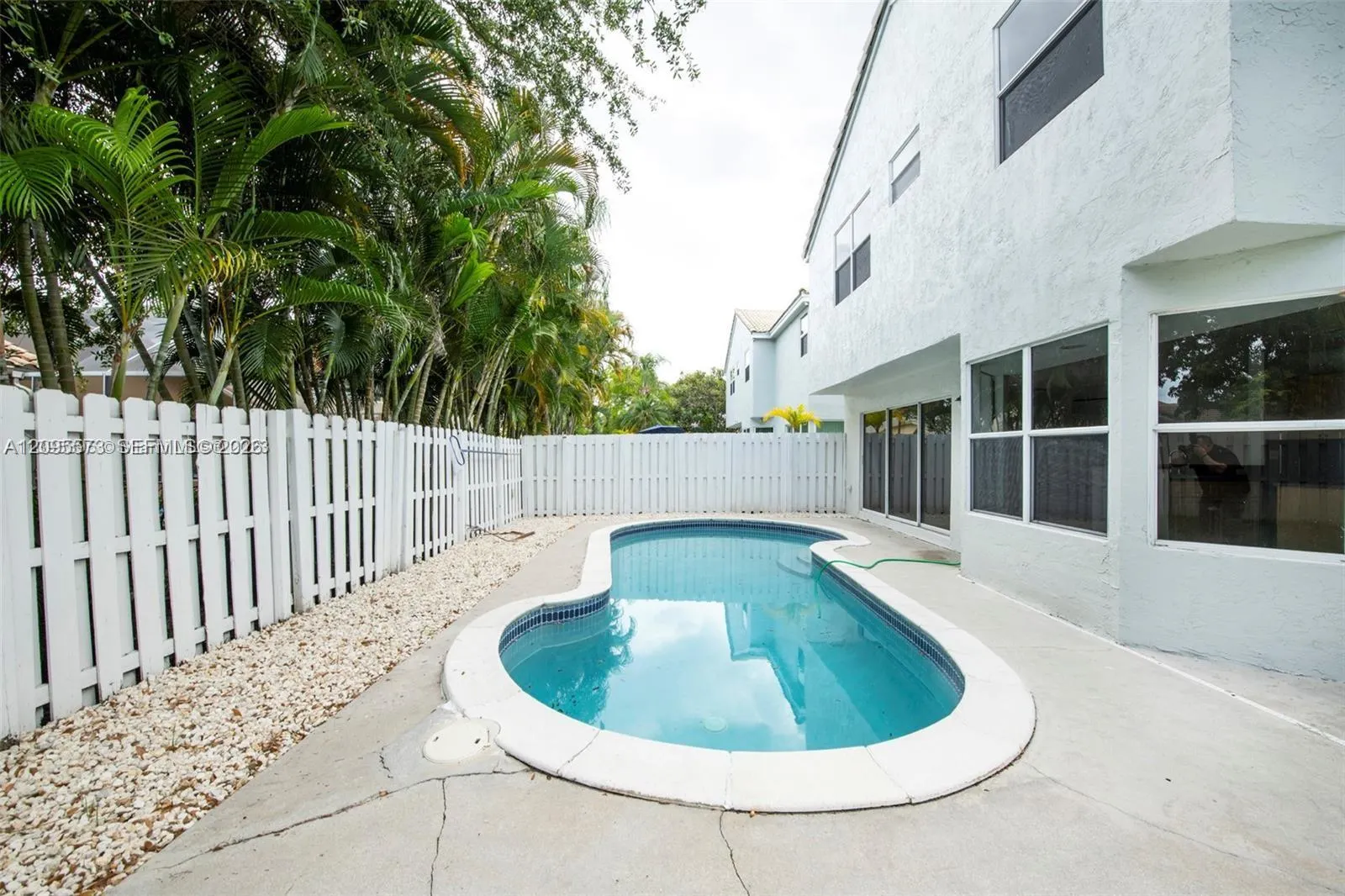 1127 SW 104th Way