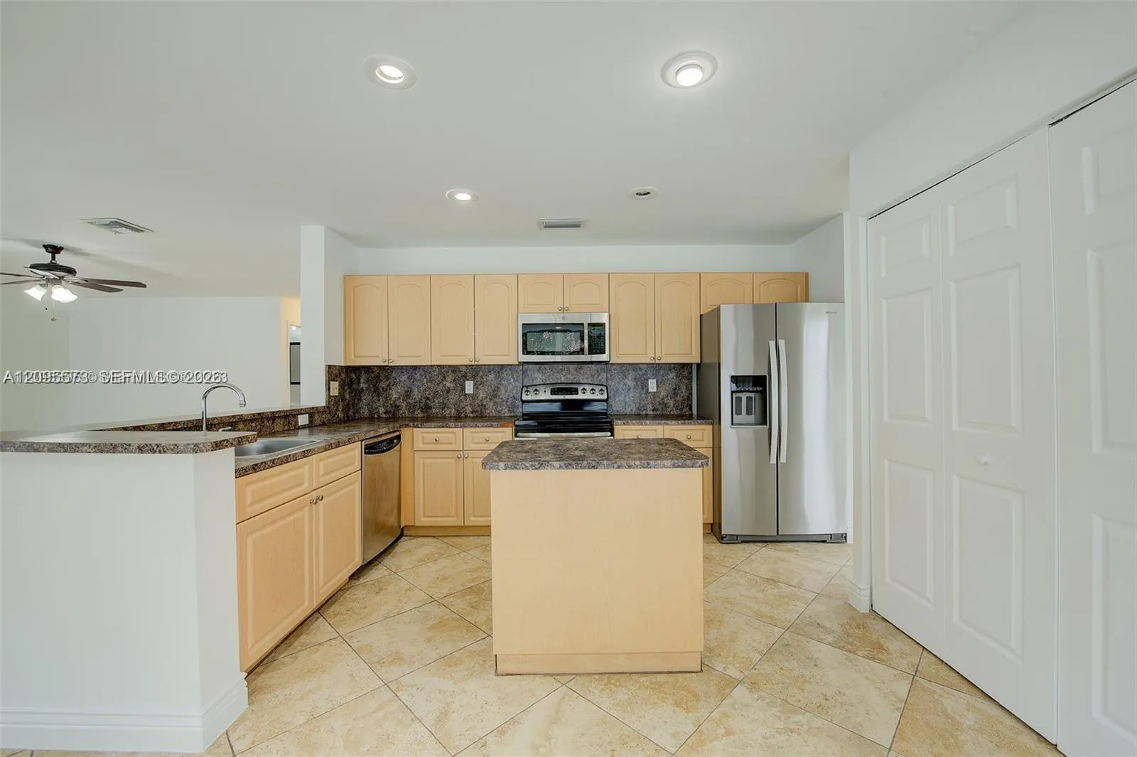 1127 SW 104th Way