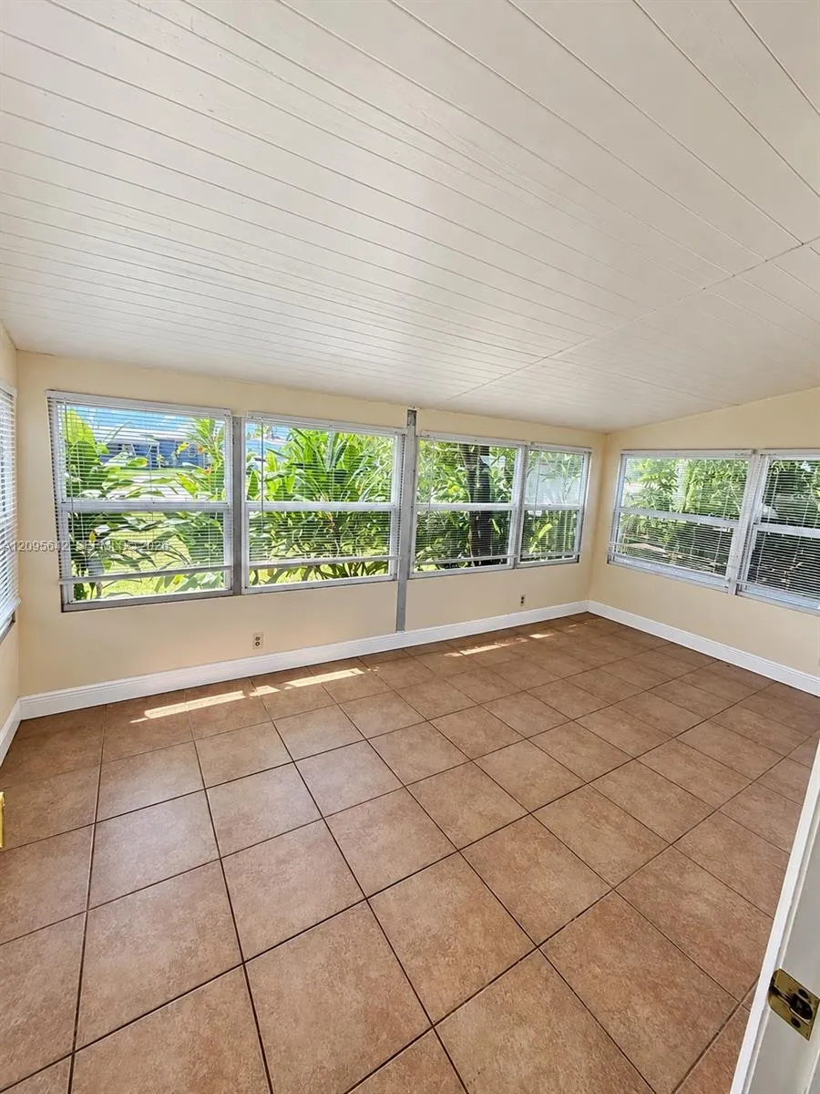 2519 NW 62nd Terrace