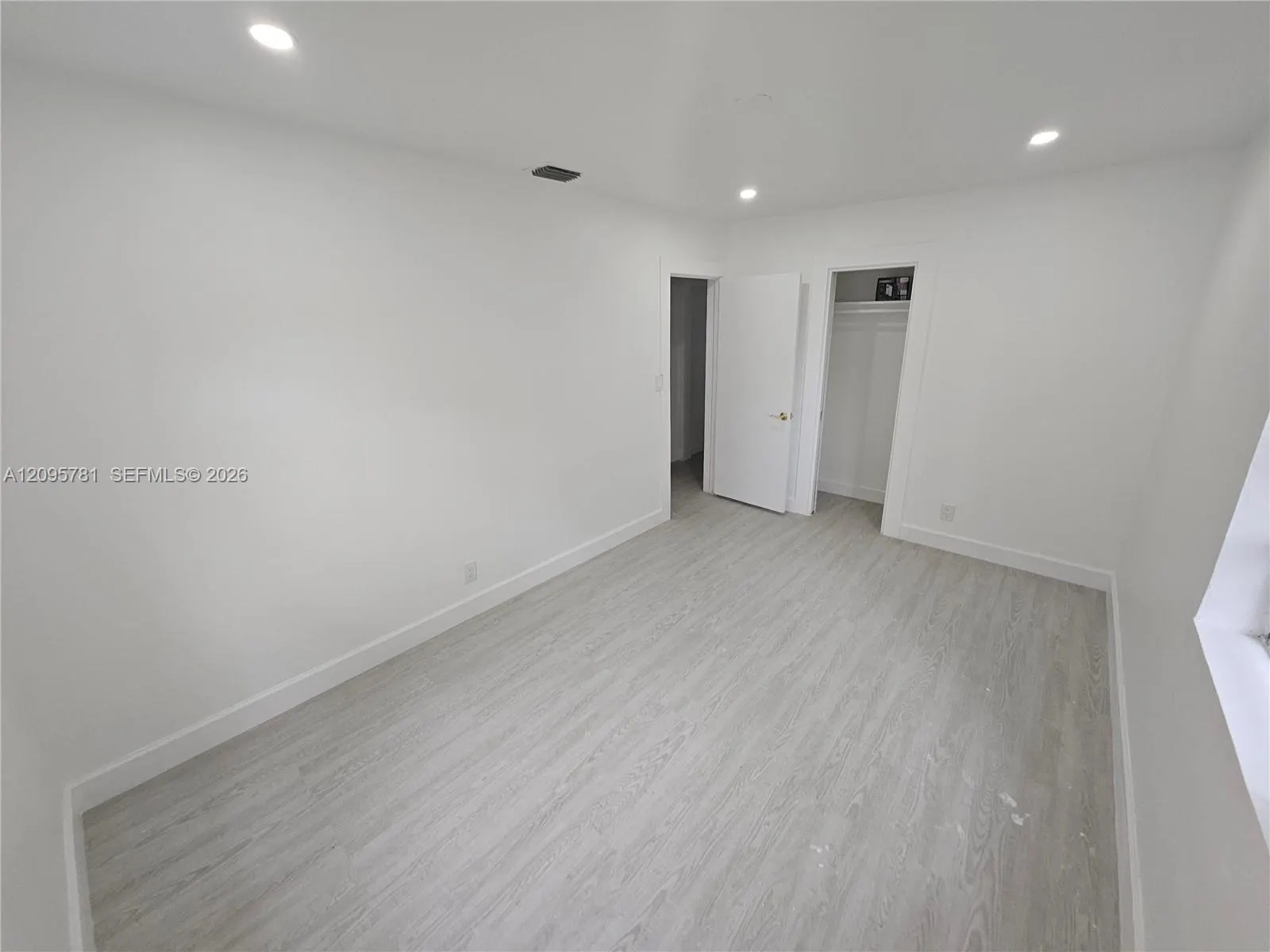 700 NE 7th Street