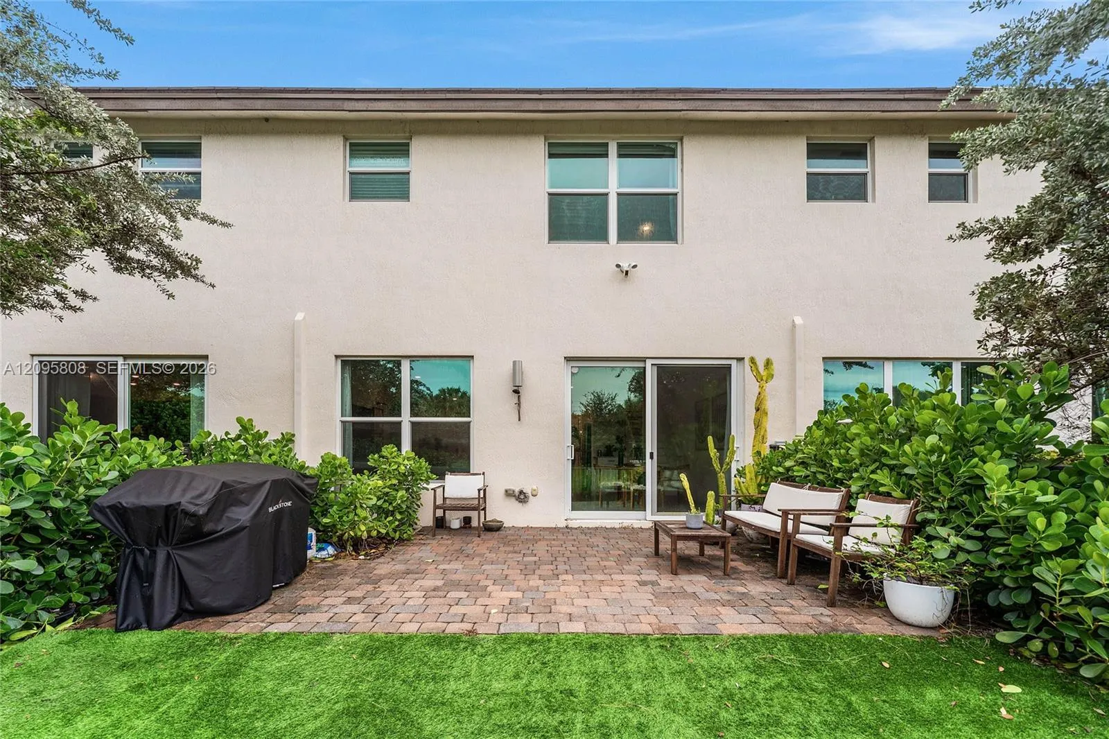 4354 Veleiros Avenue