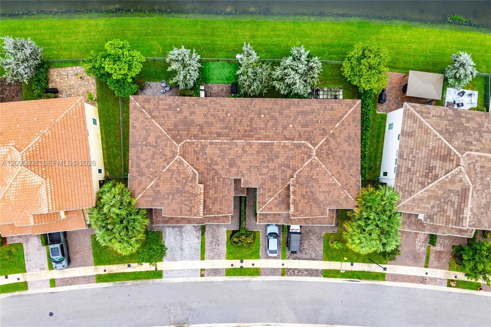 4354 Veleiros Avenue