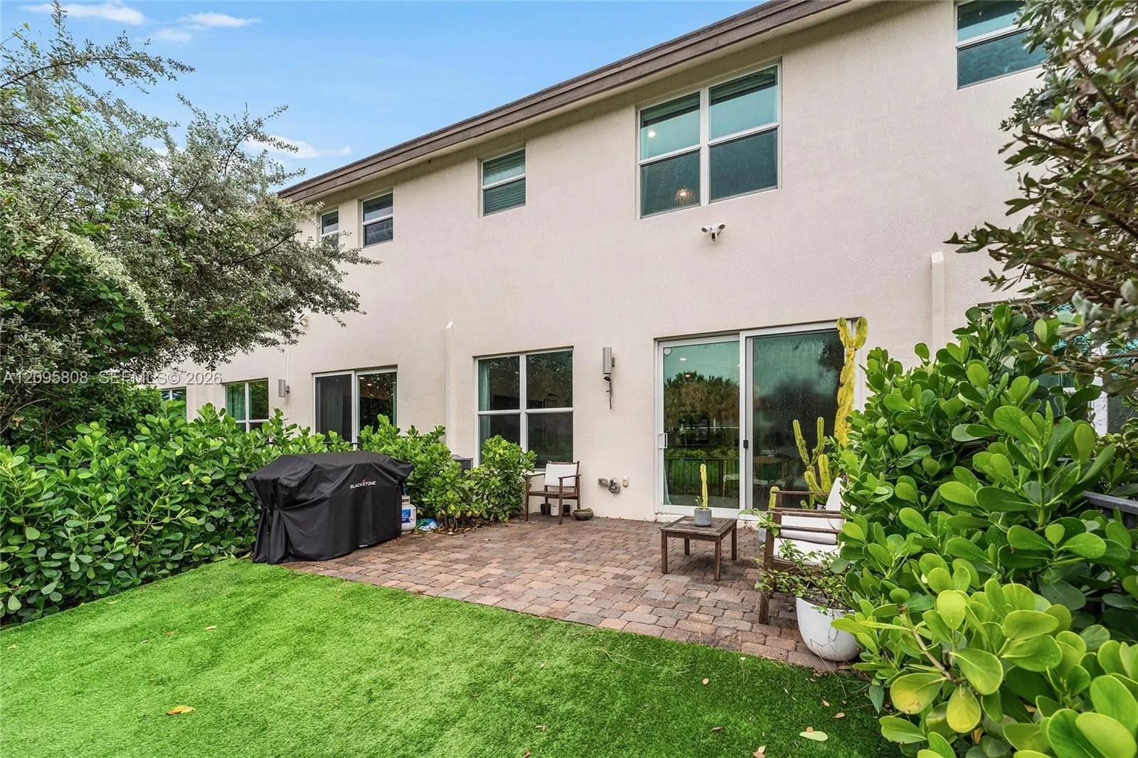 4354 Veleiros Avenue