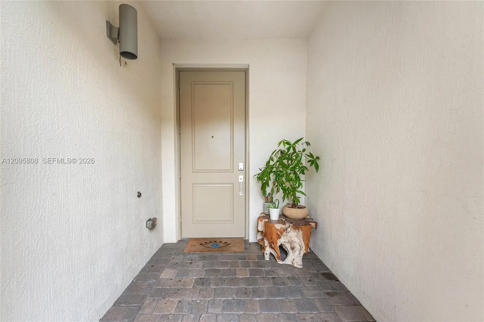 4354 Veleiros Avenue