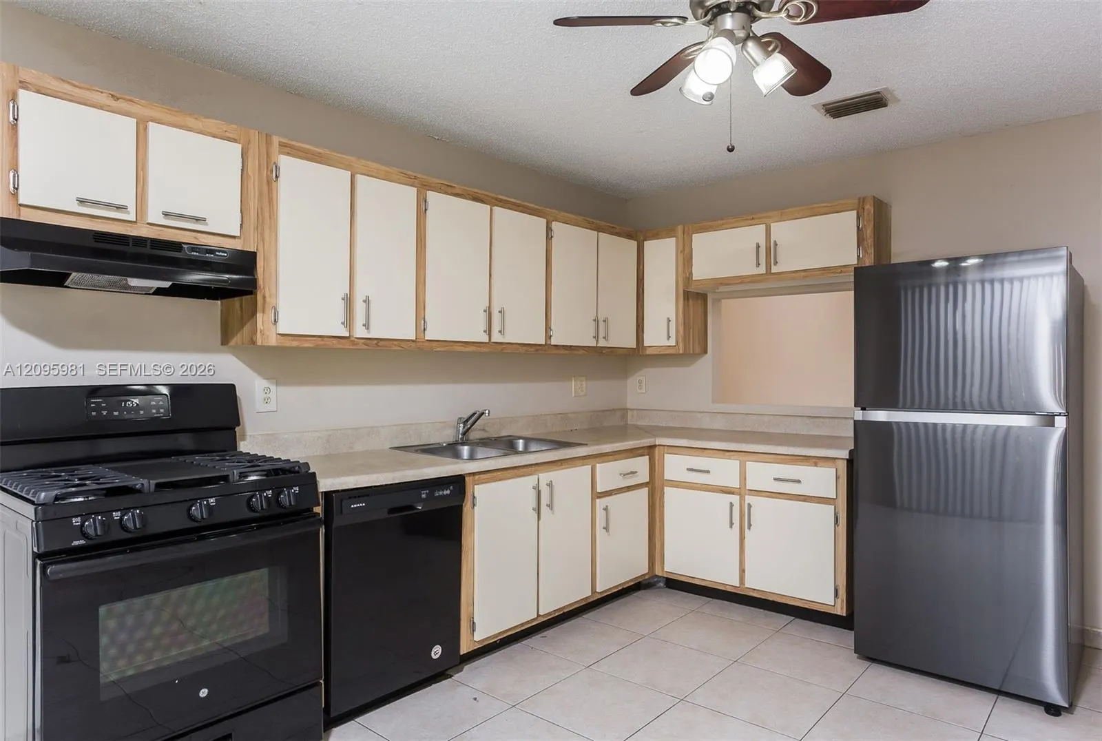 5990 W Ithaca Circle W