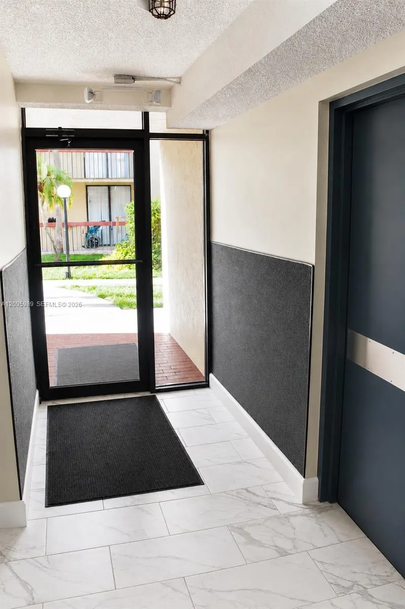 737 SE 1st Way #110