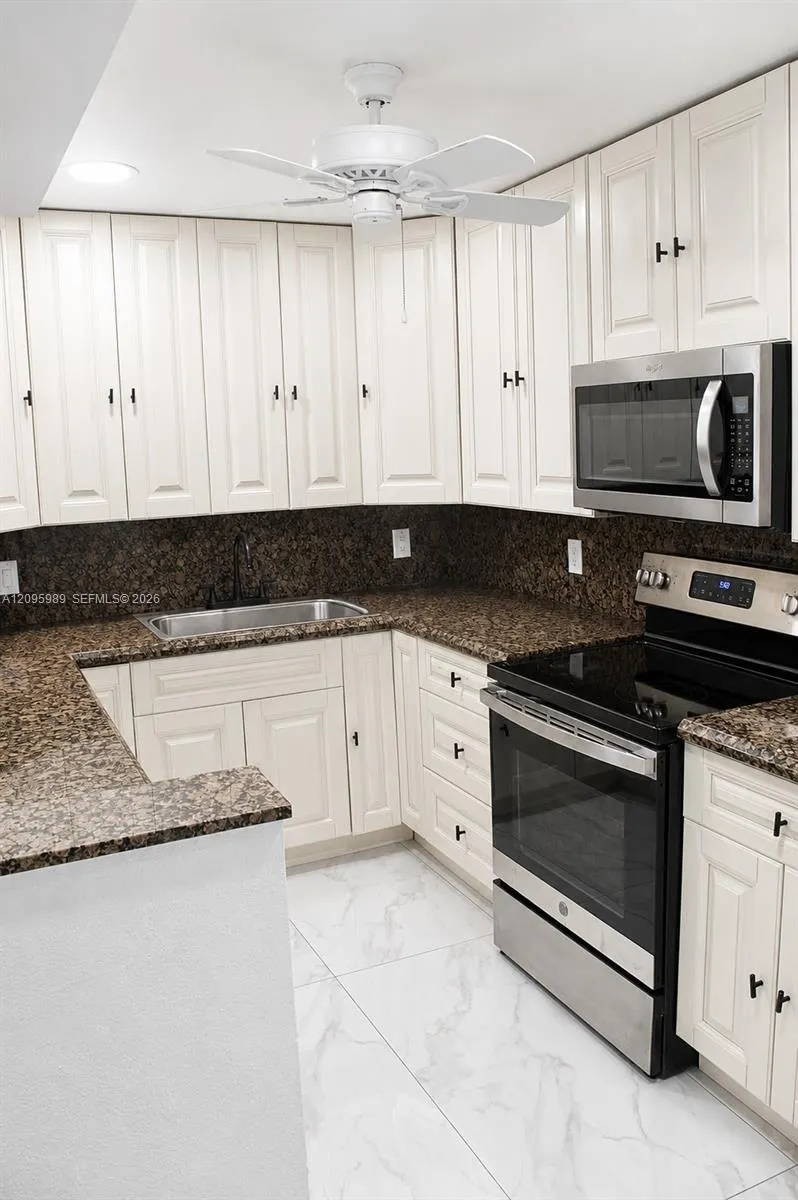 737 SE 1st Way #110