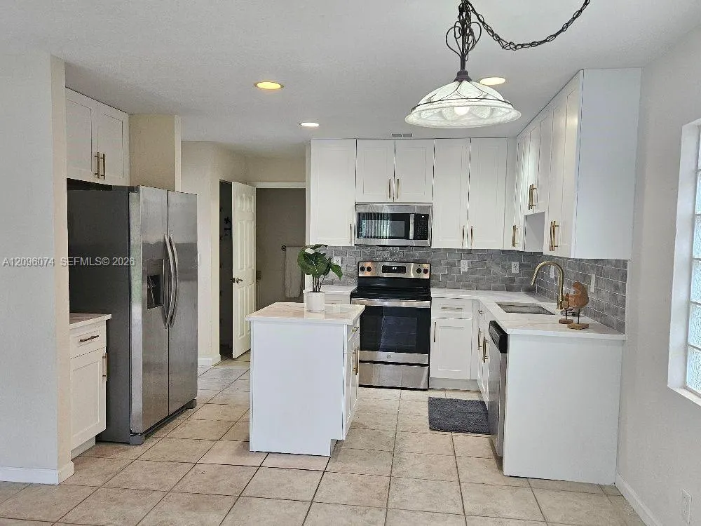 7604 Sierra Ridge Lane