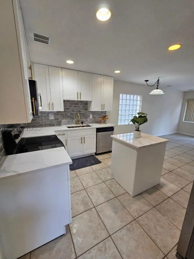 7604 Sierra Ridge Lane