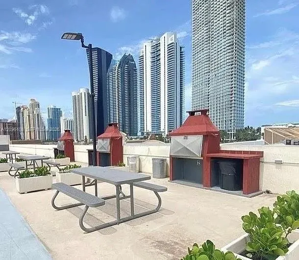 17011 N Bay Road #1018