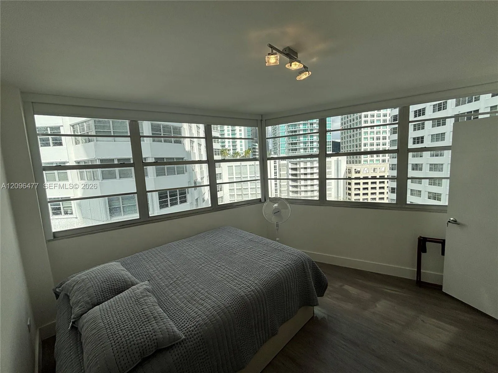905 Brickell Bay Drive #1124