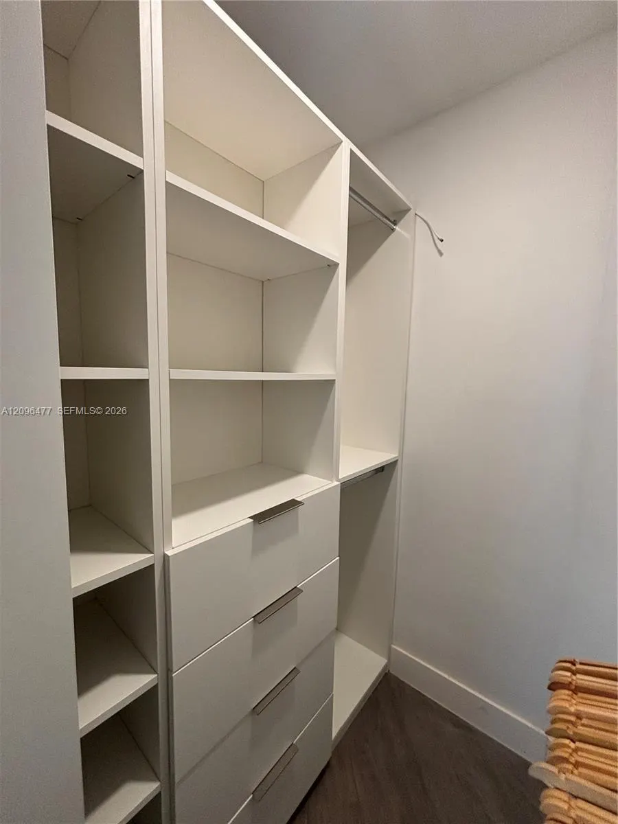 905 Brickell Bay Drive #1124