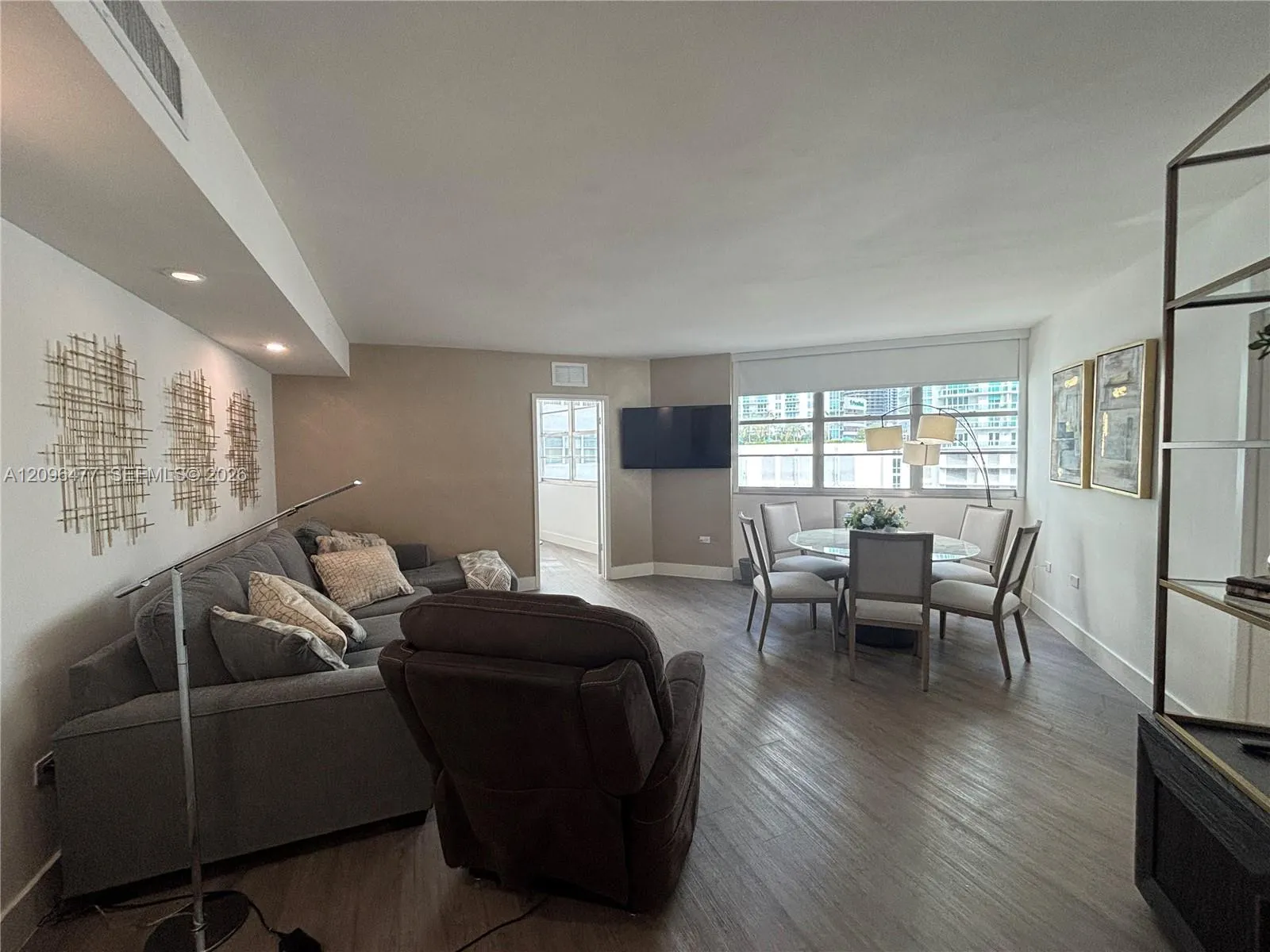 905 Brickell Bay Drive #1124