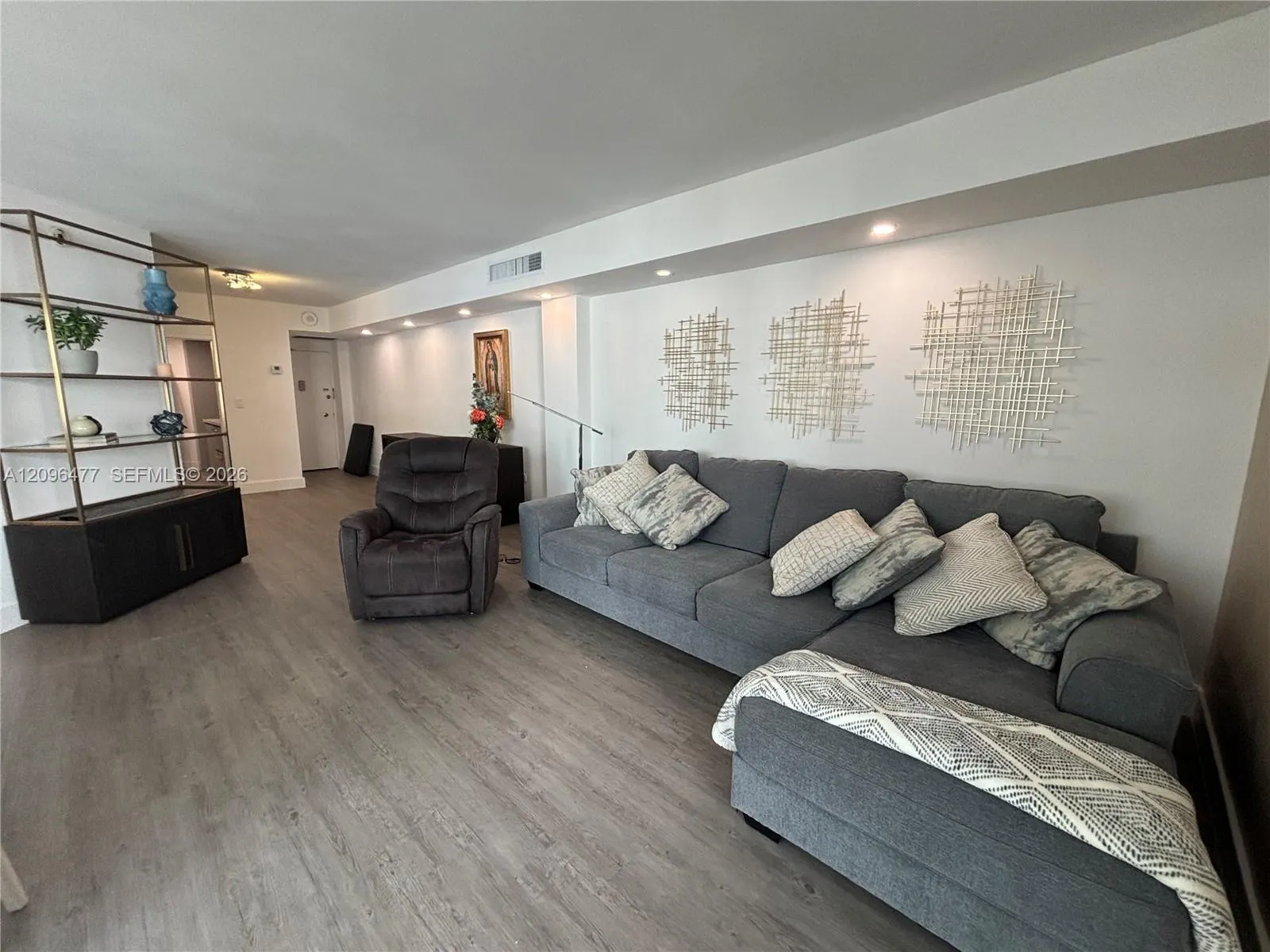 905 Brickell Bay Drive #1124