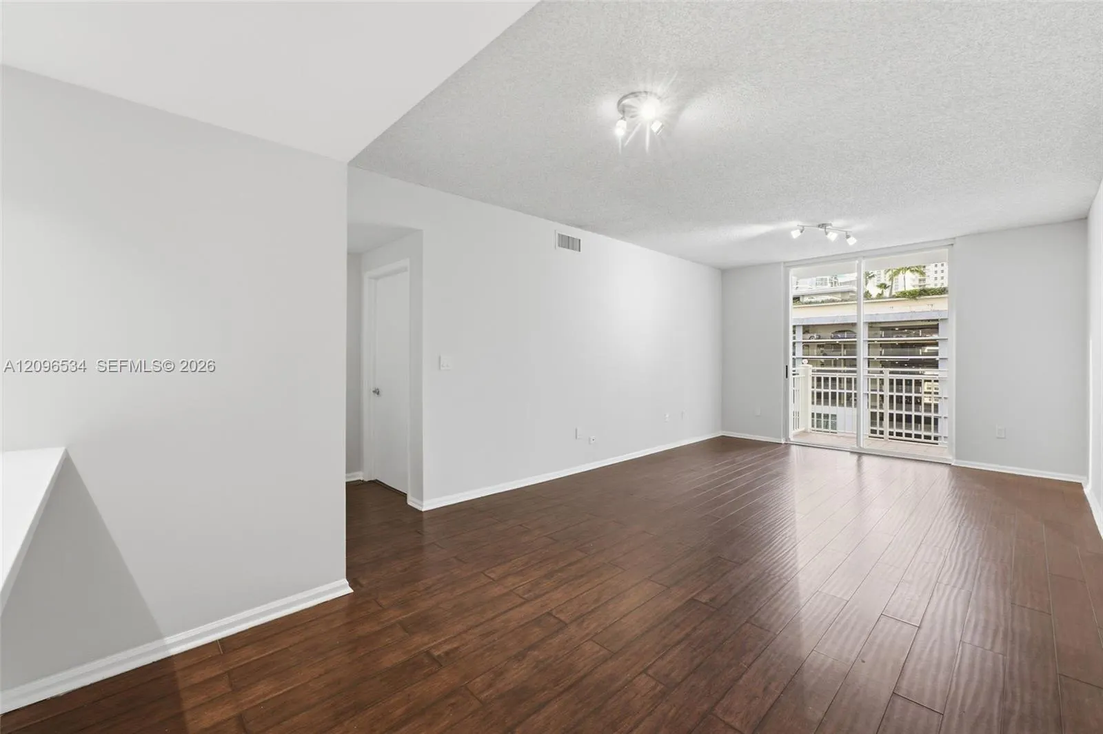 185 SE 14th Terrace #1010