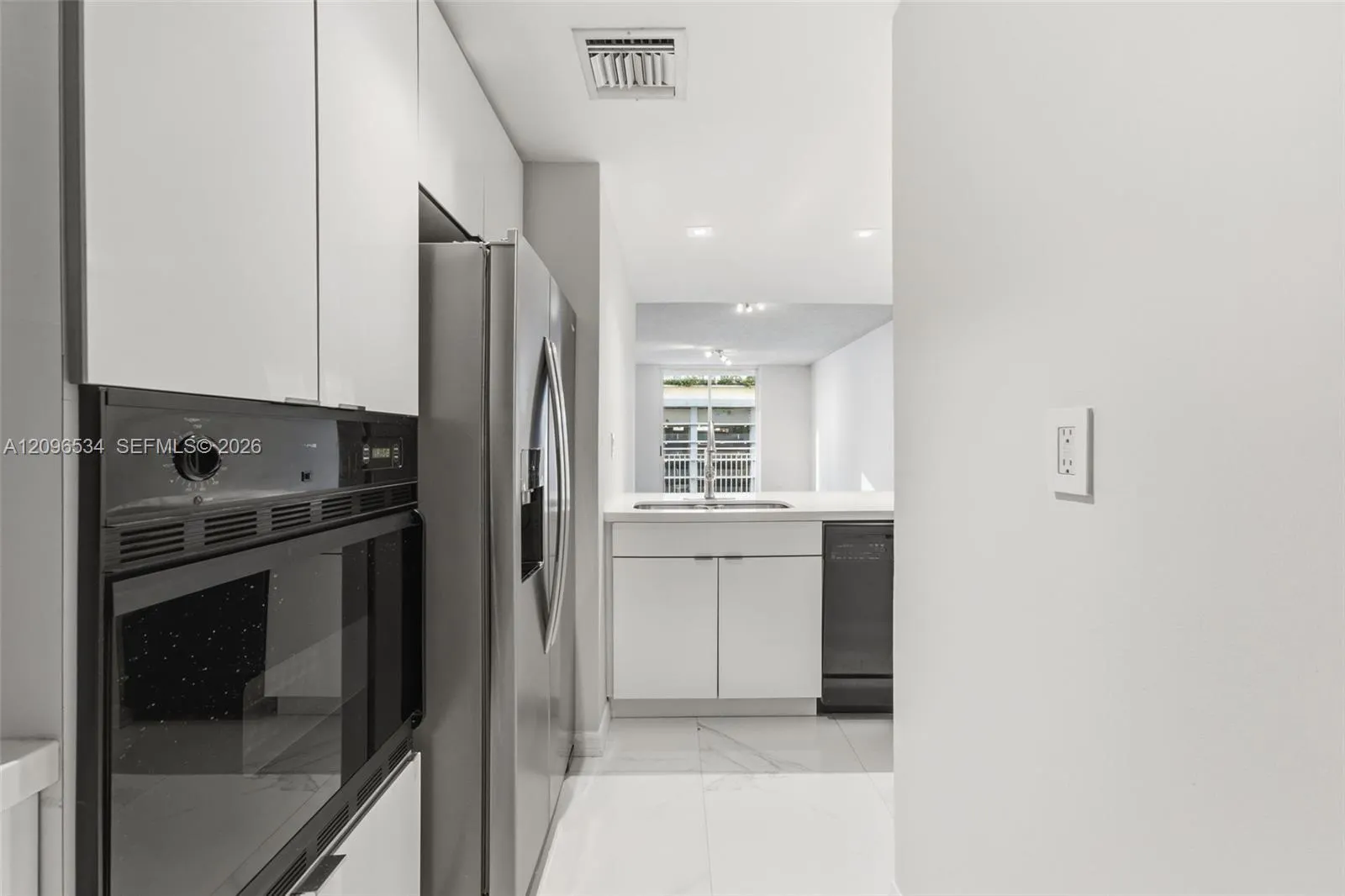185 SE 14th Terrace #1010