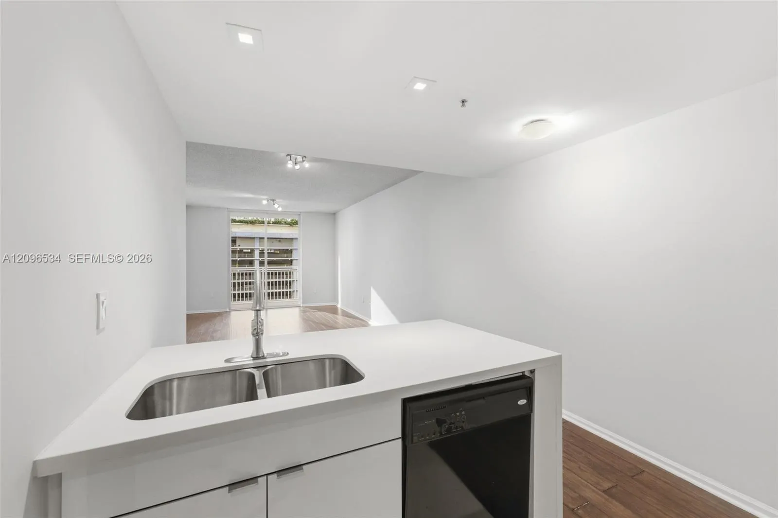 185 SE 14th Terrace #1010