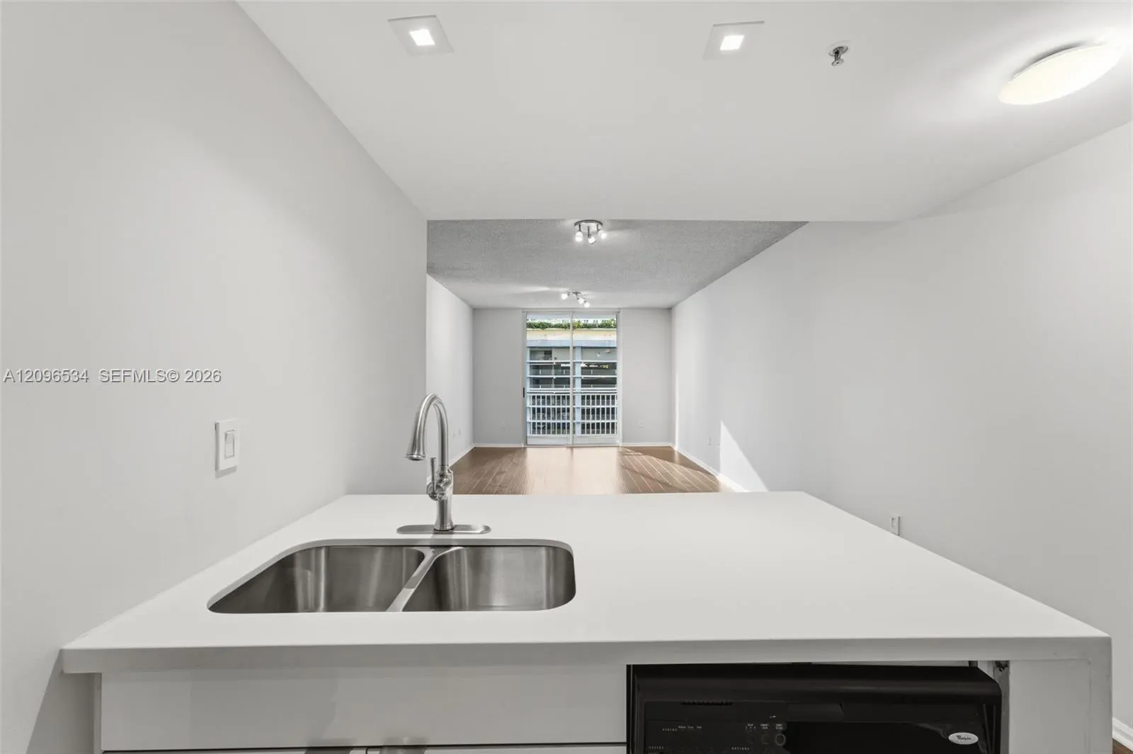 185 SE 14th Terrace #1010