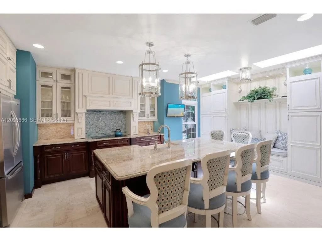 3000 Royal Marco Way #20