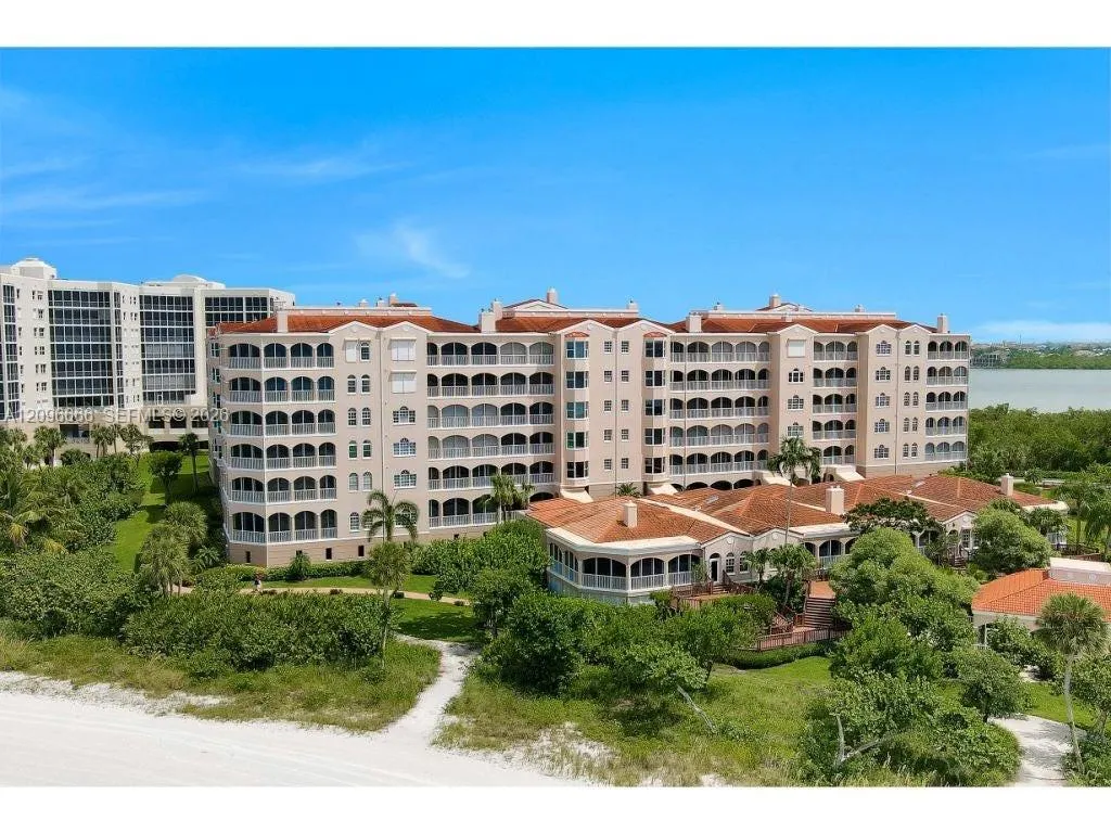 3000 Royal Marco Way #20