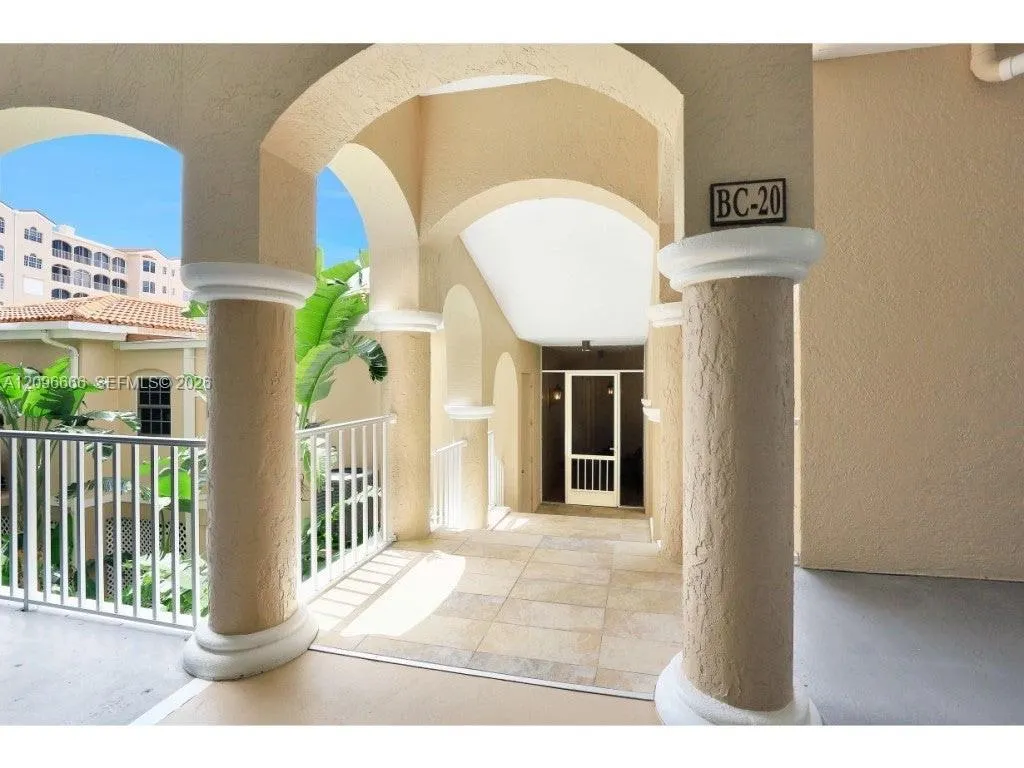 3000 Royal Marco Way #20