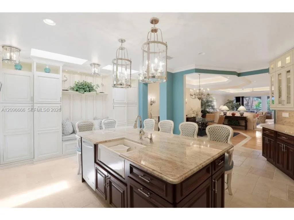 3000 Royal Marco Way #20