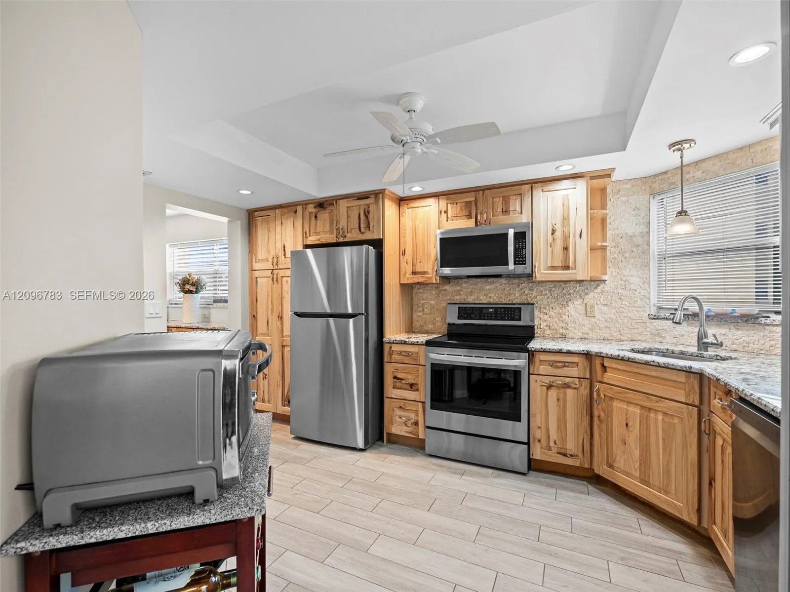 3661 Via Poinciana #401