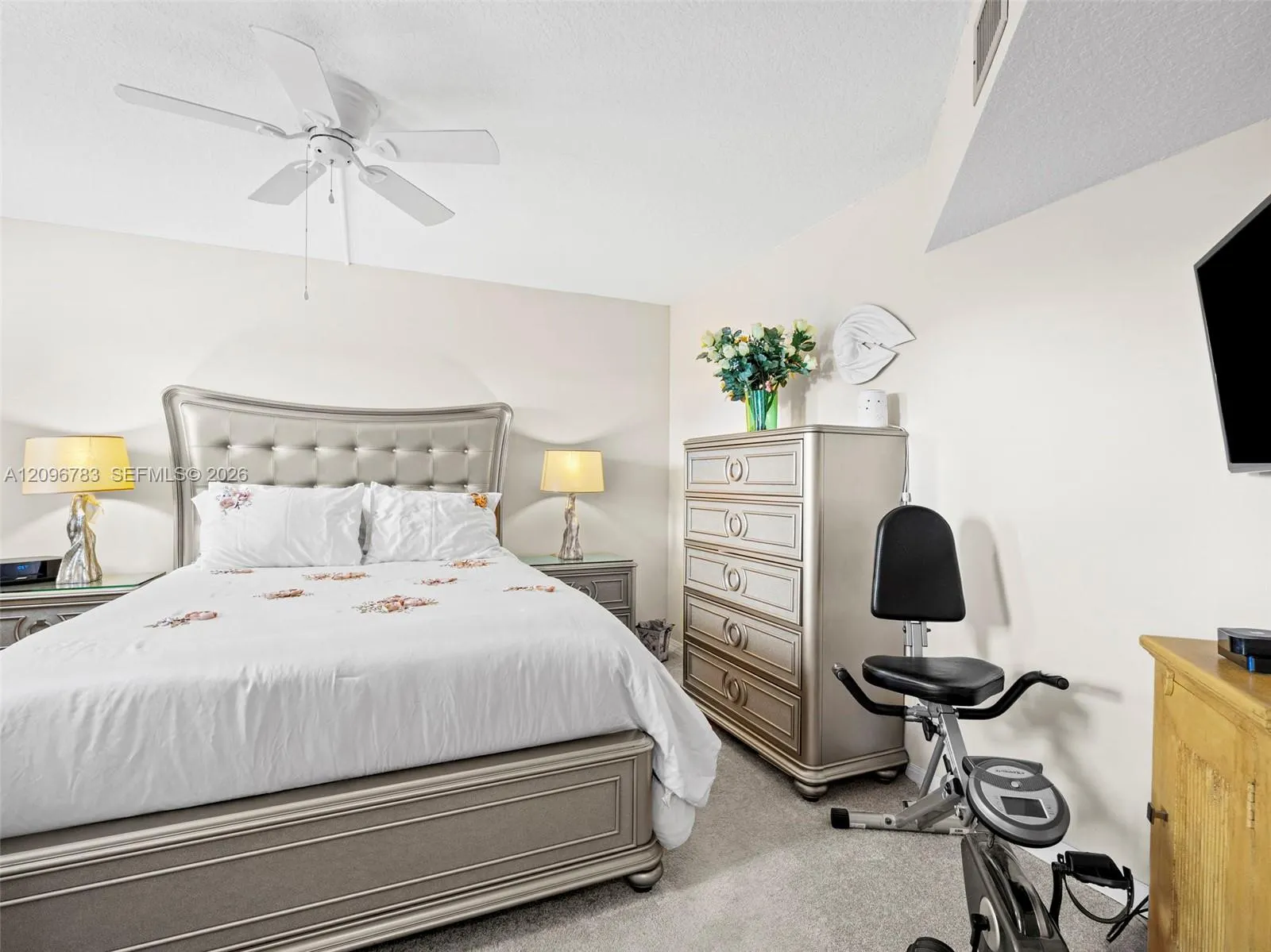 3661 Via Poinciana #401