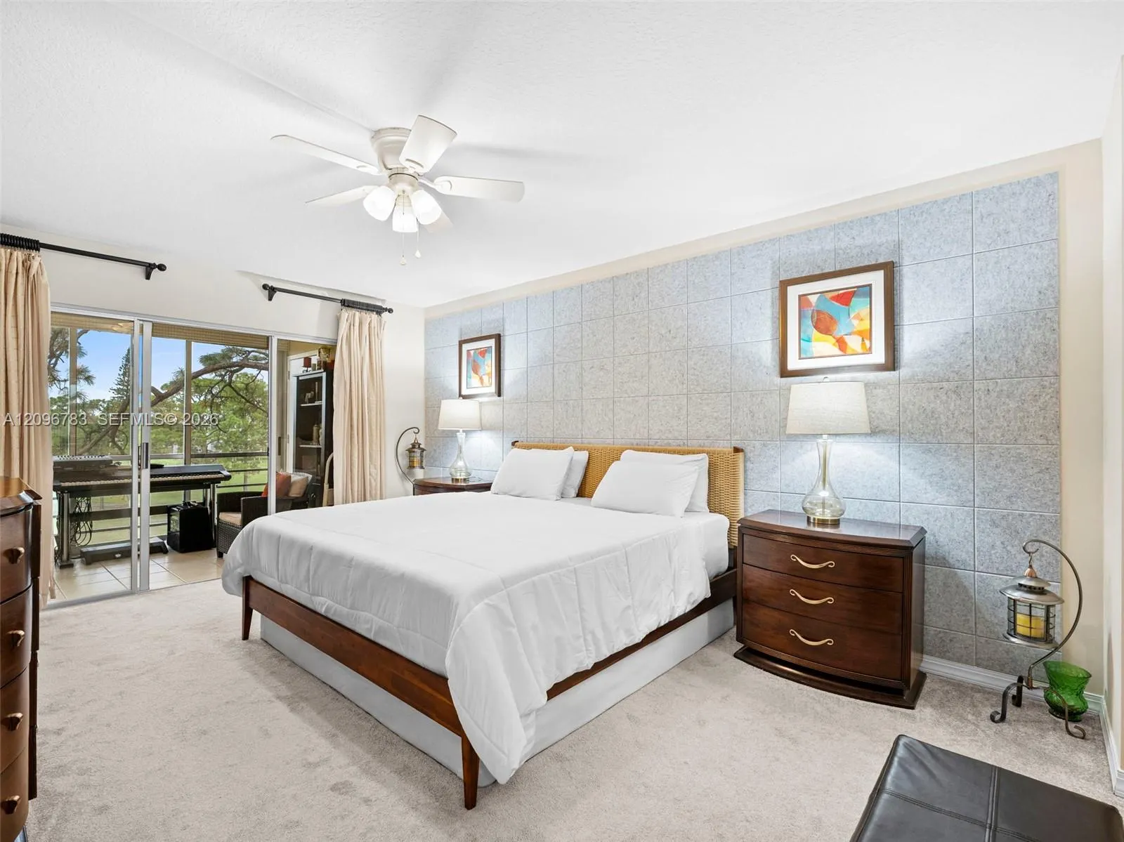 3661 Via Poinciana #401