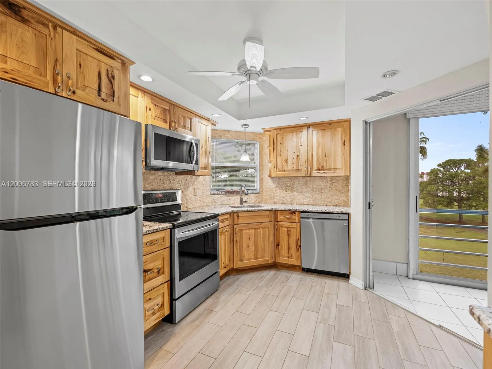 3661 Via Poinciana #401