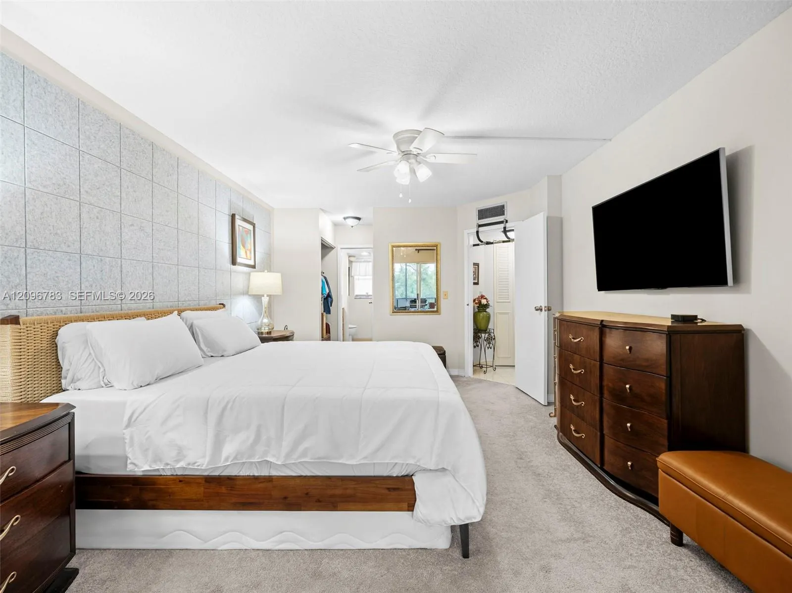 3661 Via Poinciana #401