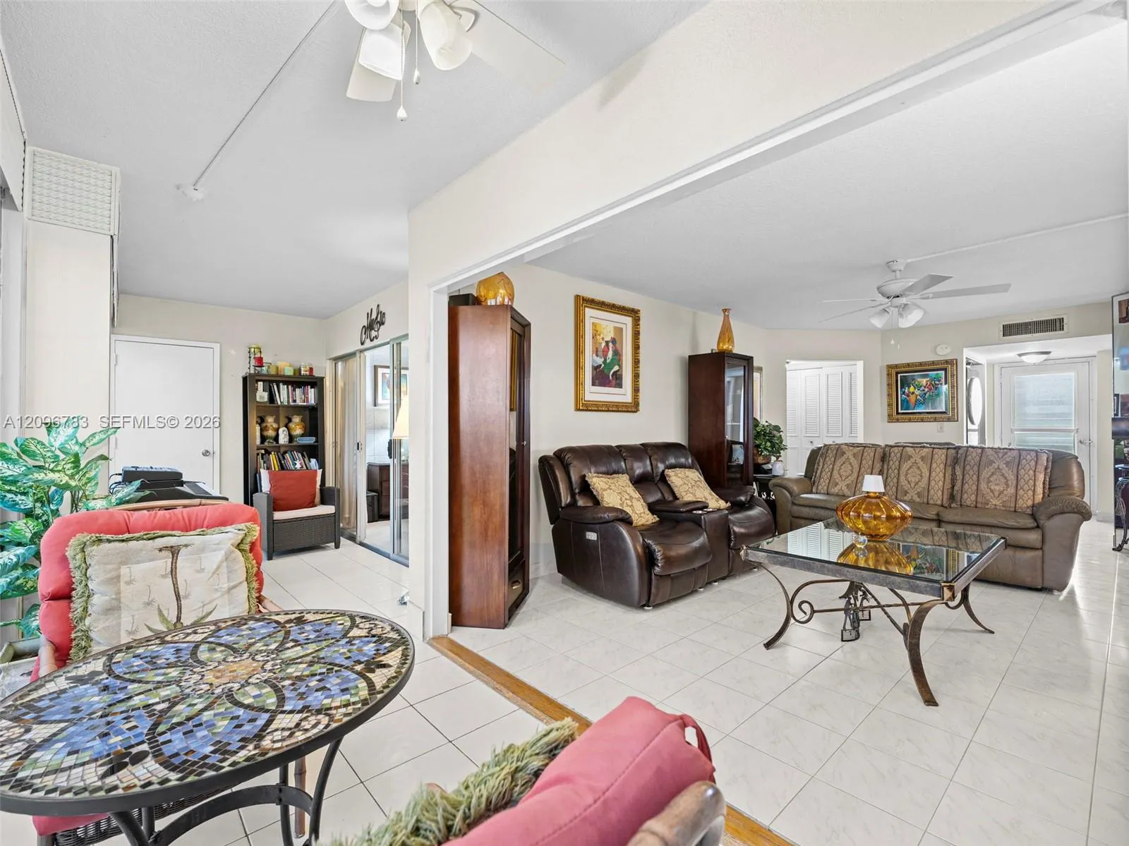 3661 Via Poinciana #401