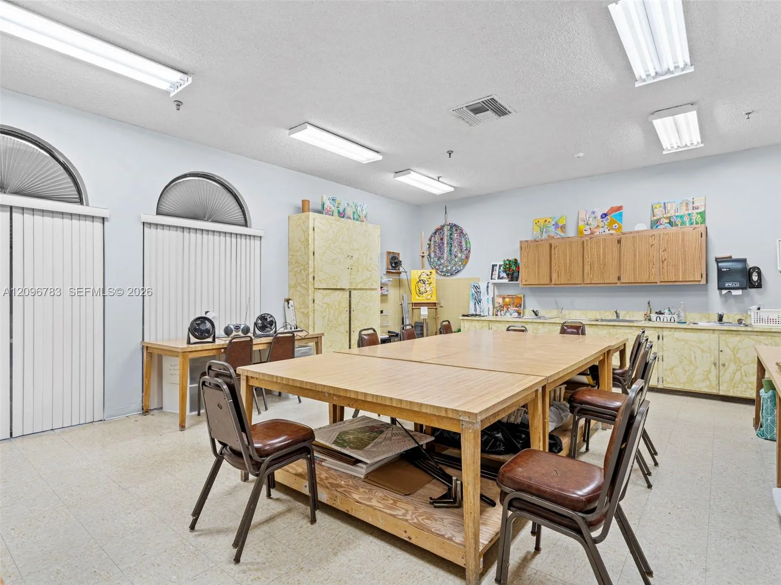 3661 Via Poinciana #401