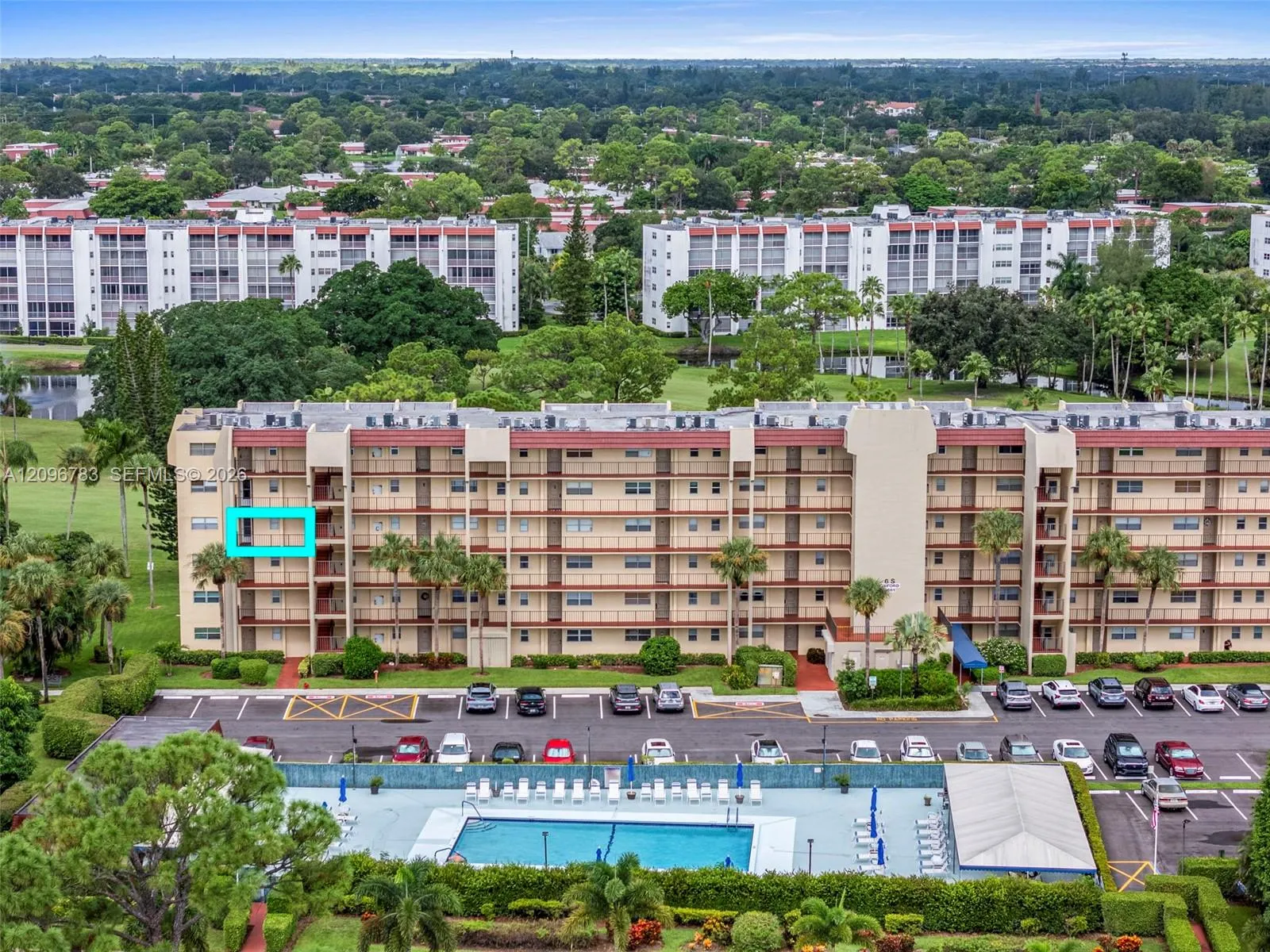3661 Via Poinciana #401