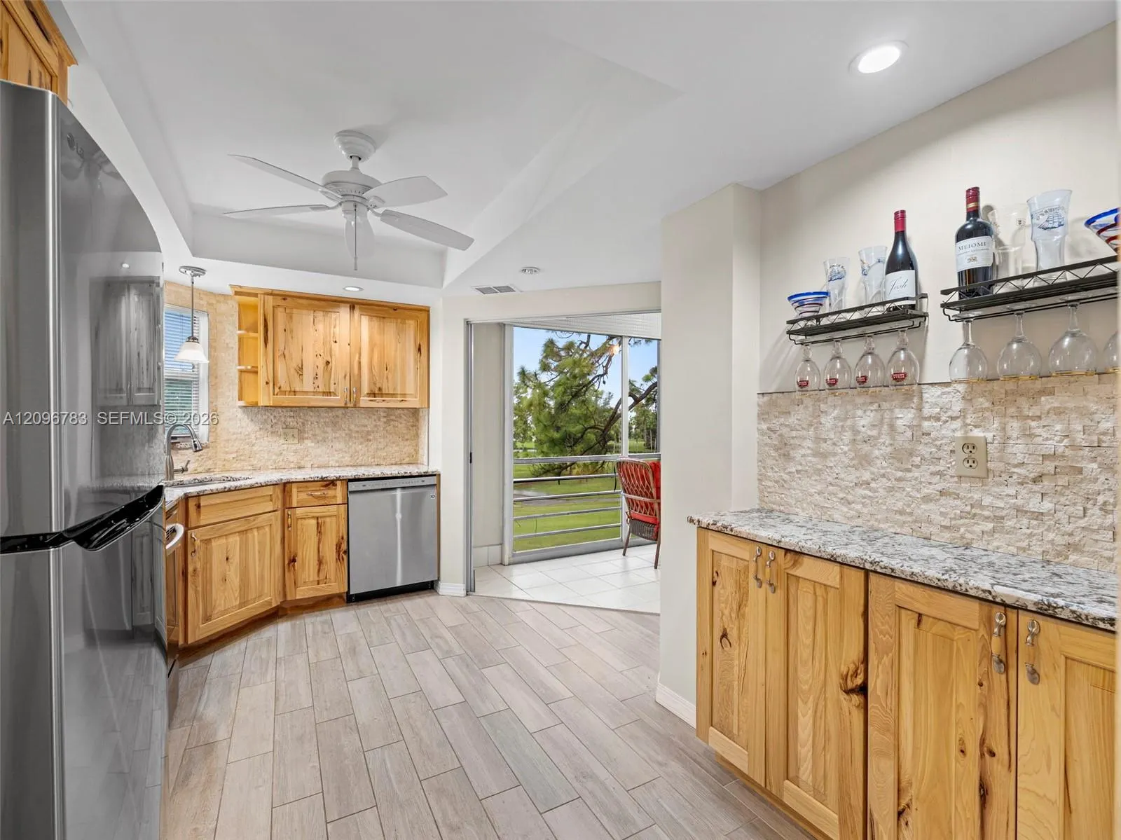 3661 Via Poinciana #401