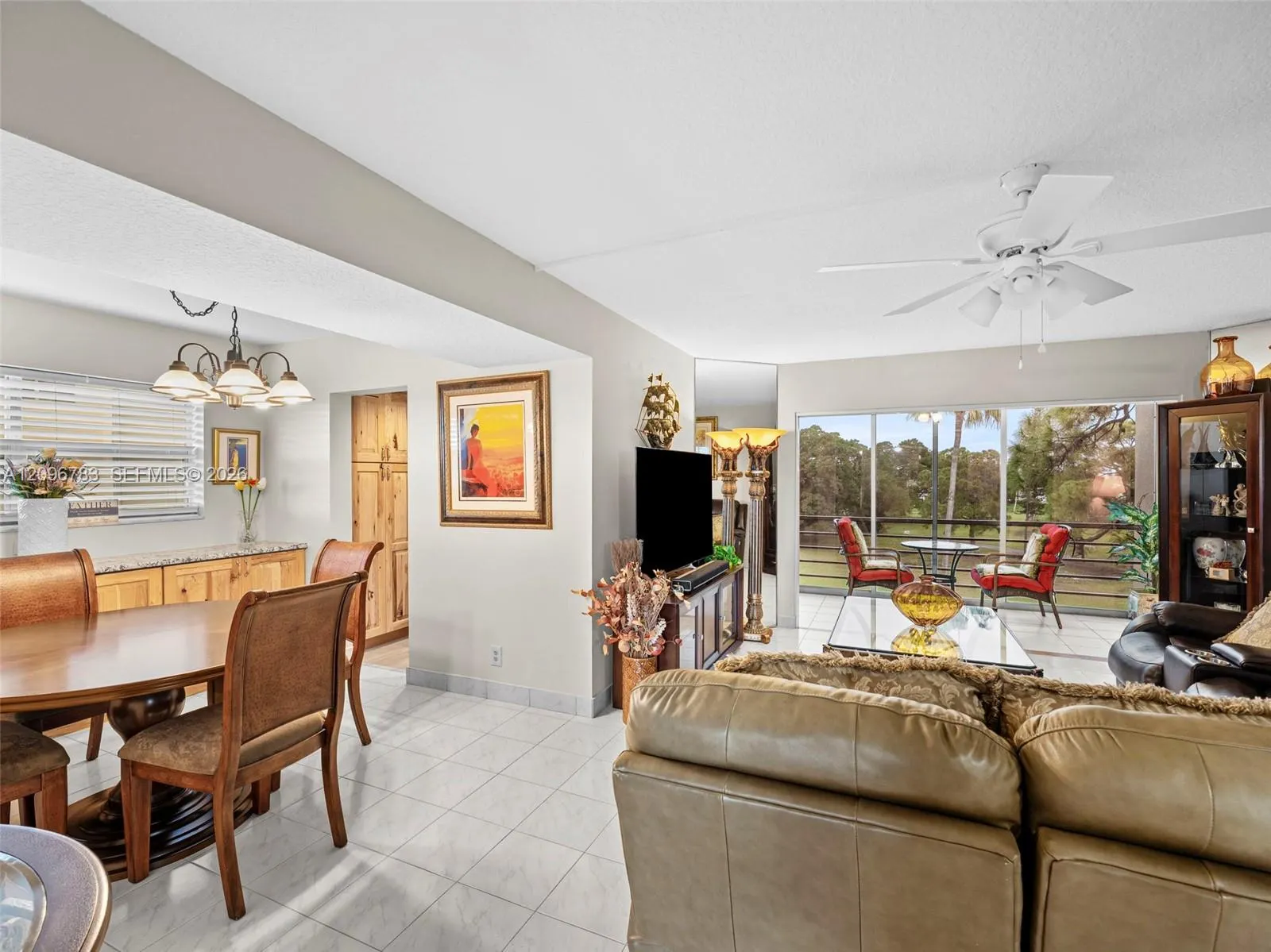 3661 Via Poinciana #401
