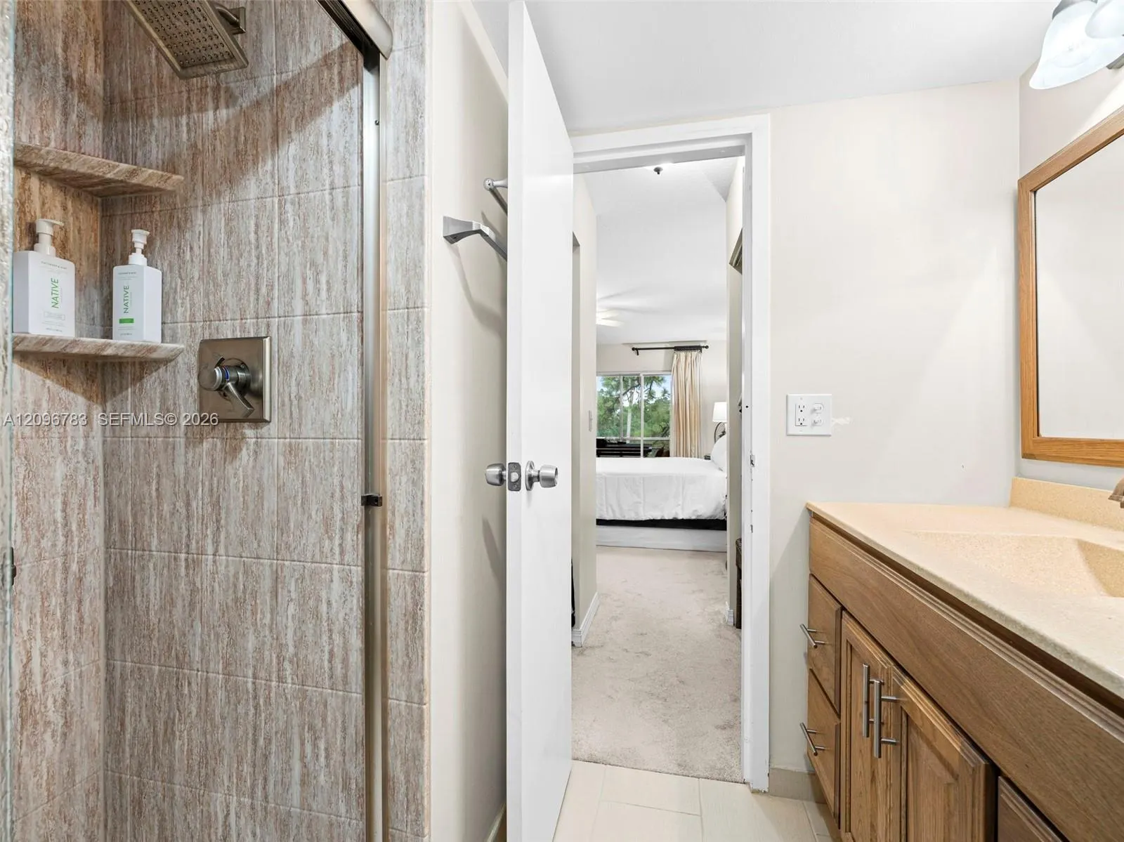 3661 Via Poinciana #401