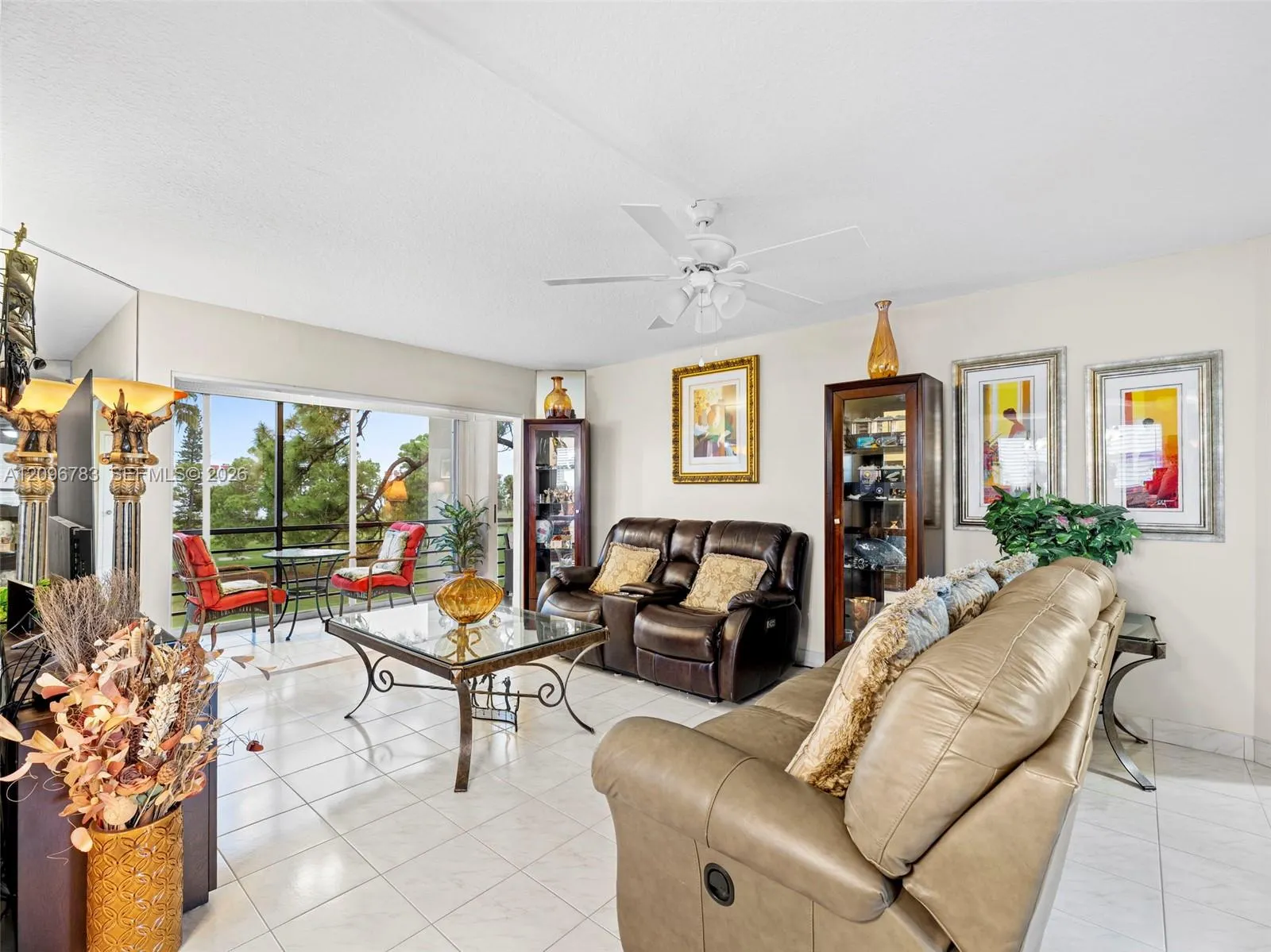 3661 Via Poinciana #401