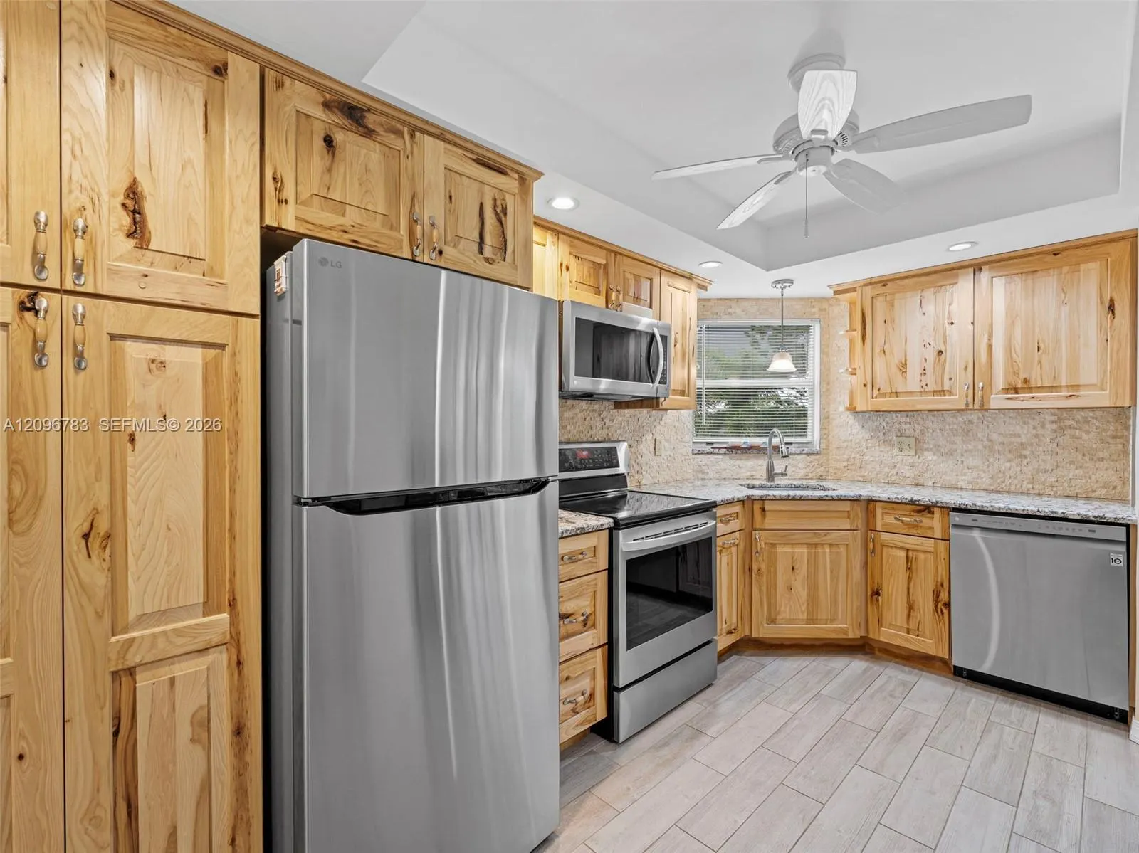 3661 Via Poinciana #401