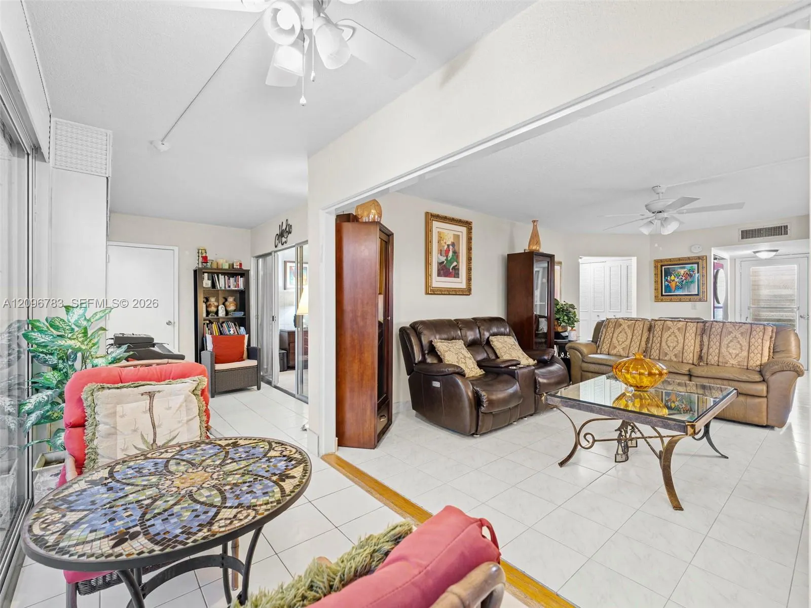 3661 Via Poinciana #401