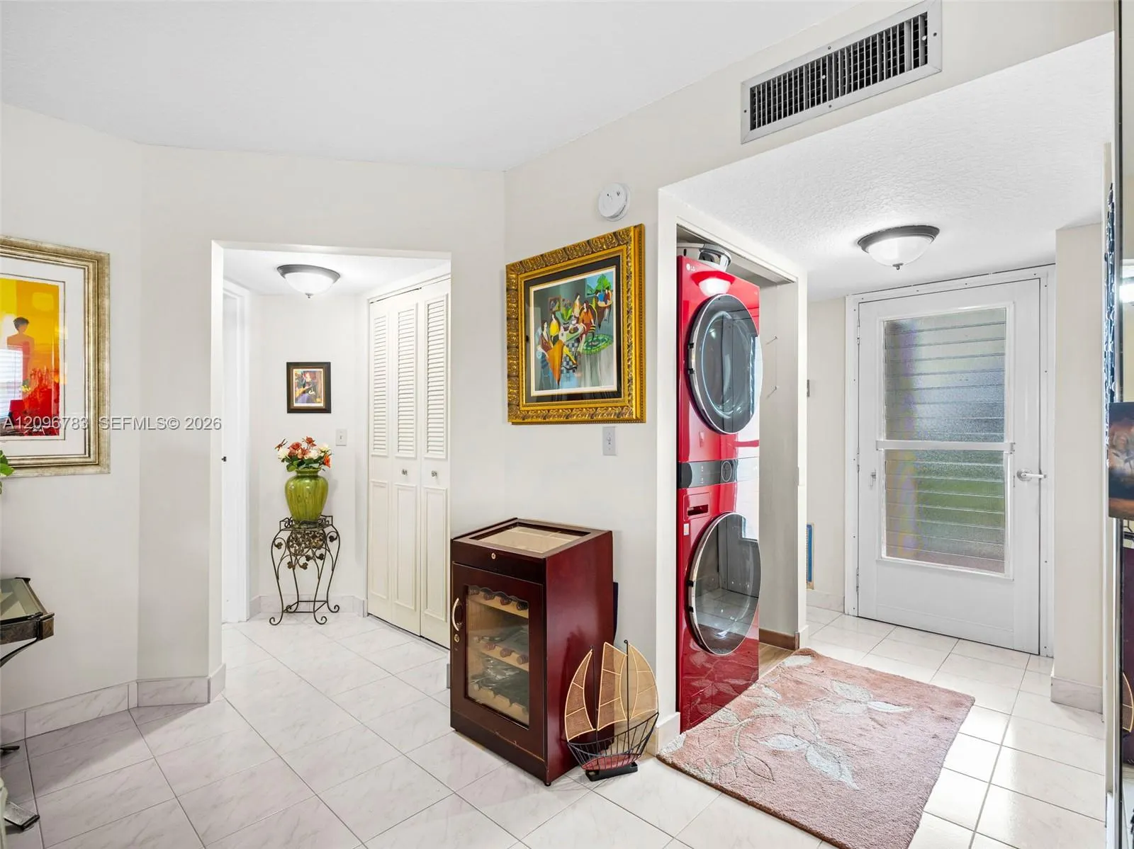 3661 Via Poinciana #401
