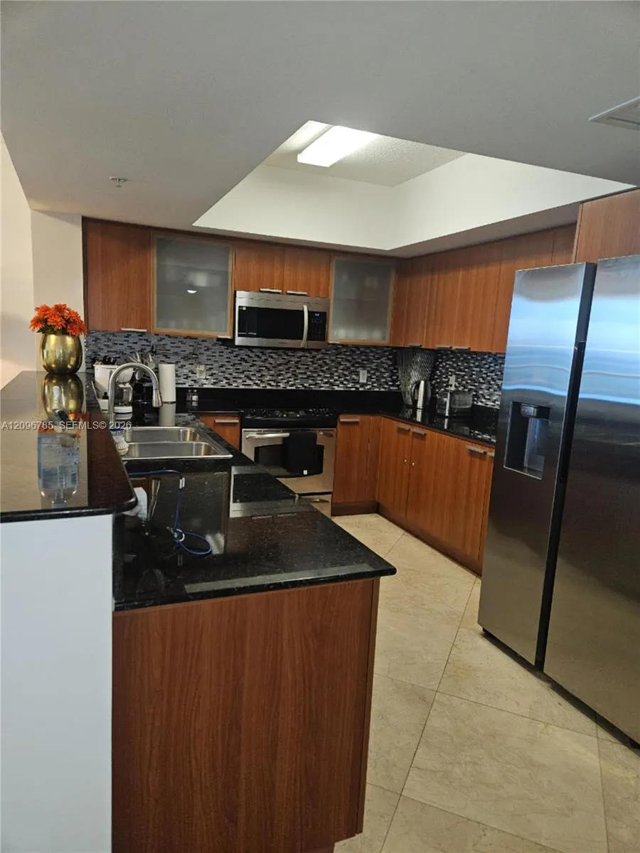 16699 Collins Avenue #2805